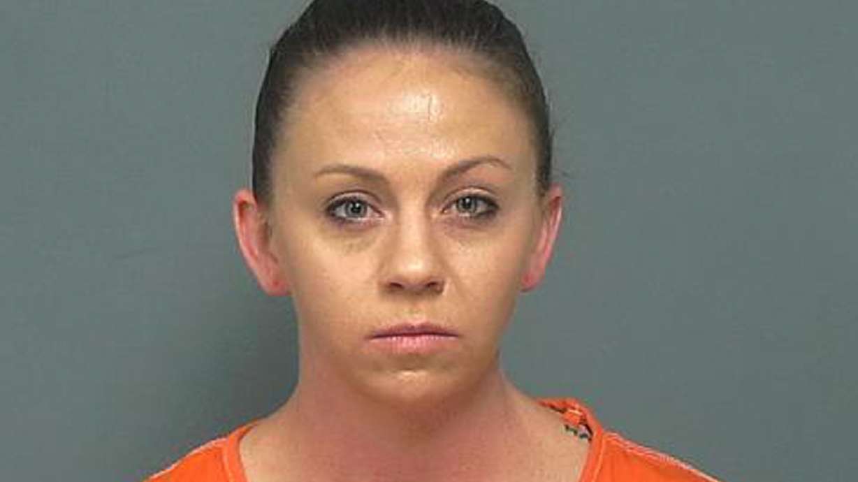 Dallas officer tells 911: 'I thought it was my apartment'