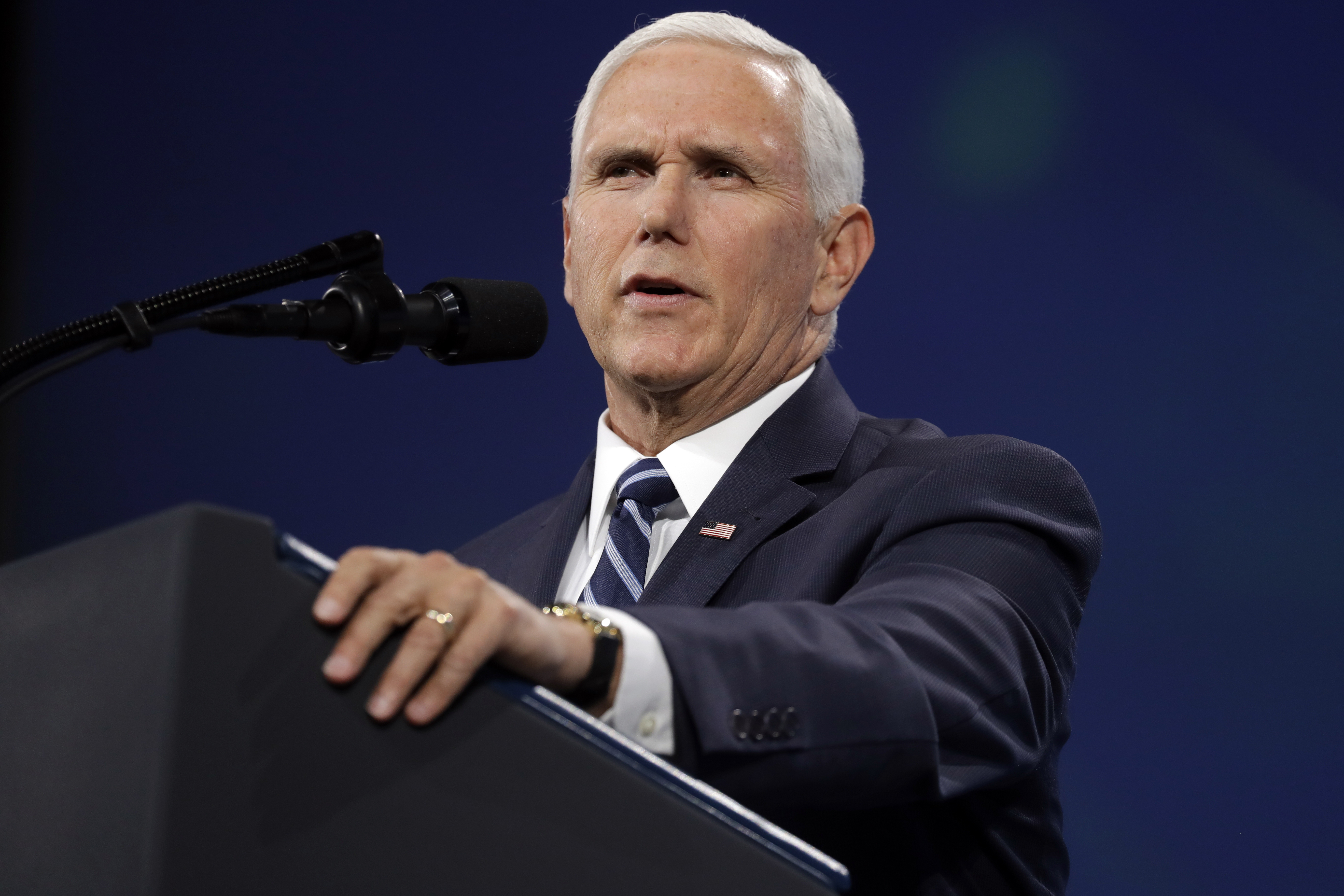 Trump threatens Cuba as US supports Venezuela uprising