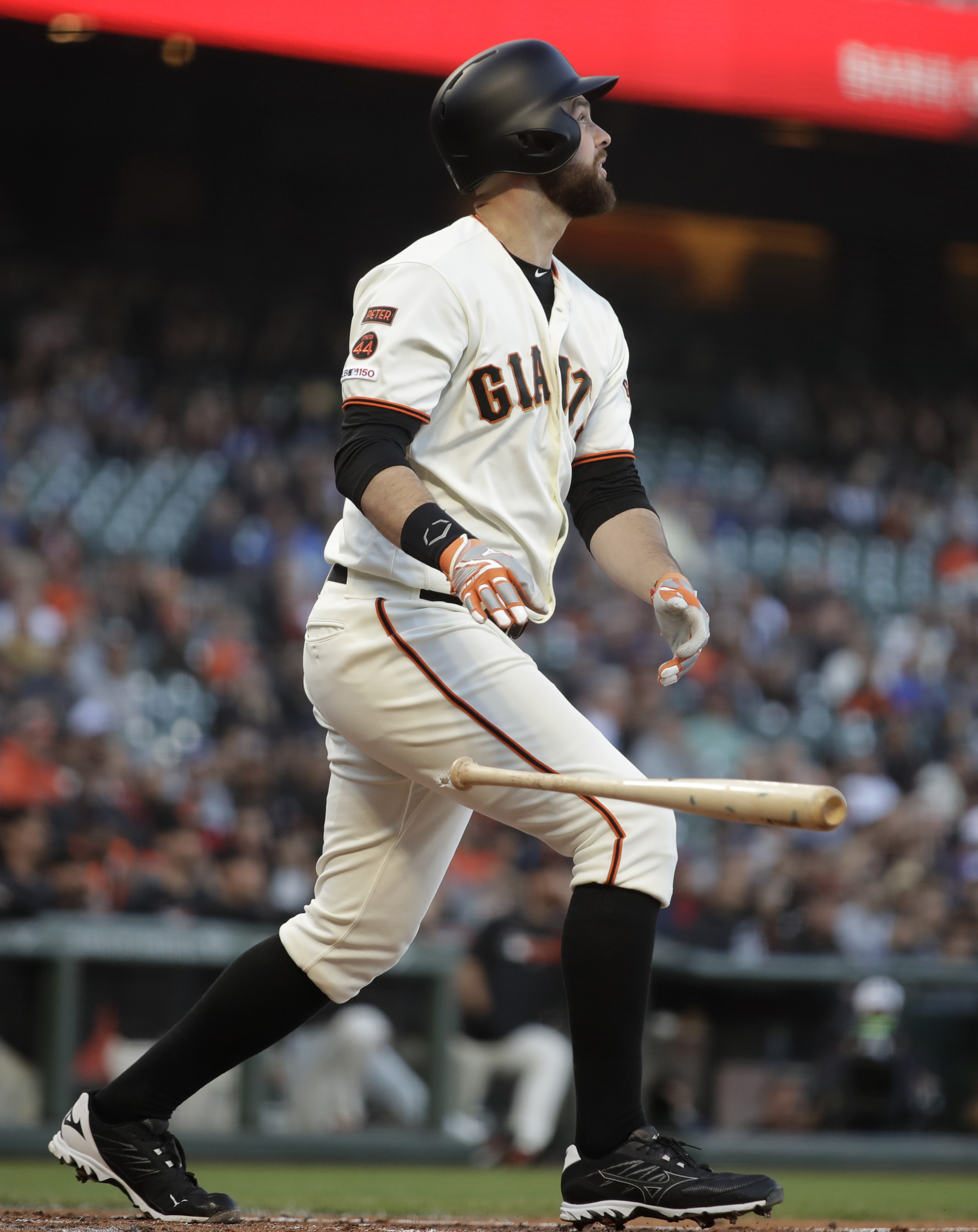 Posey's hit sends Giants to 2-1 win over Dodgers
