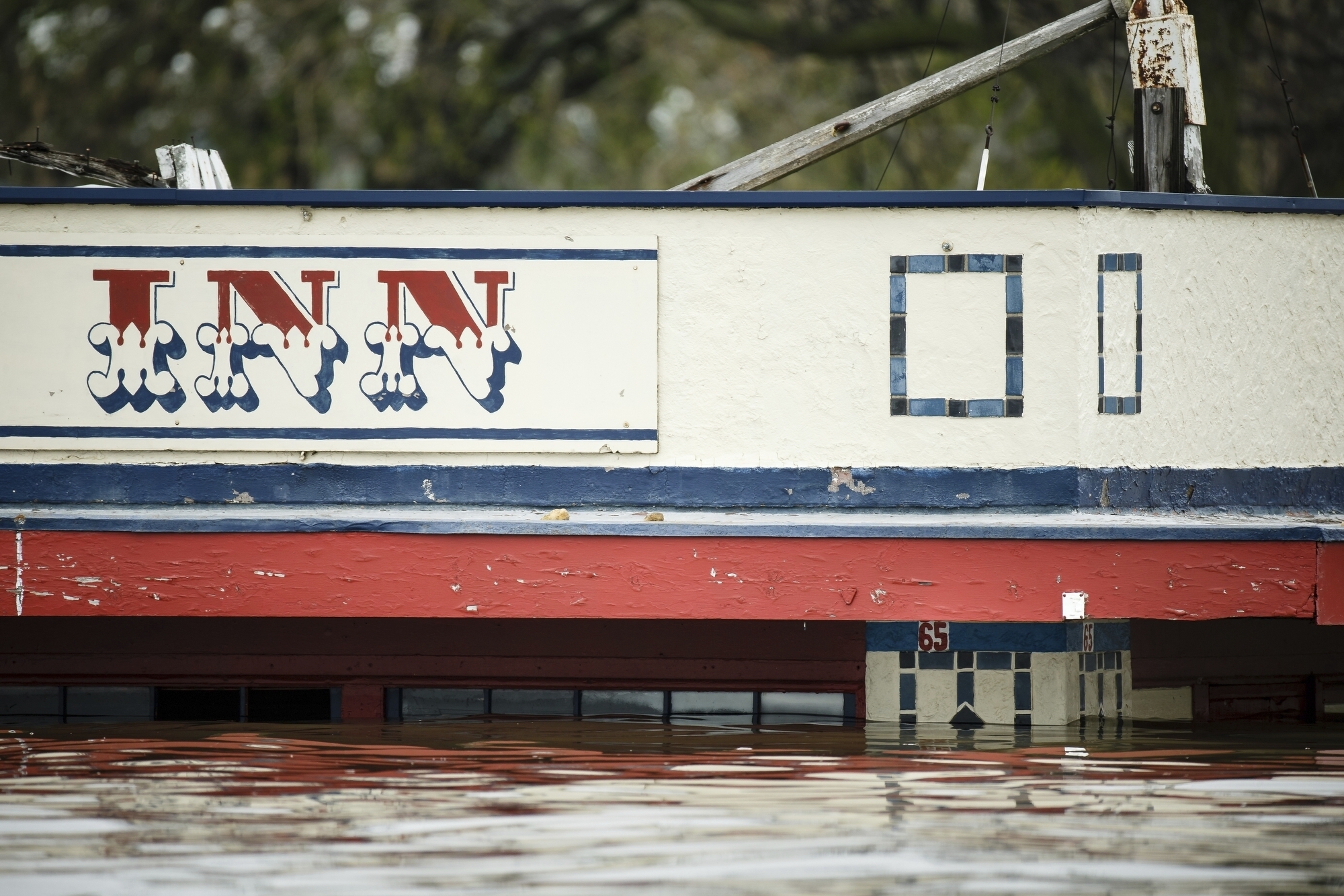 Flood approaching, and topping, 1993 levels in some places