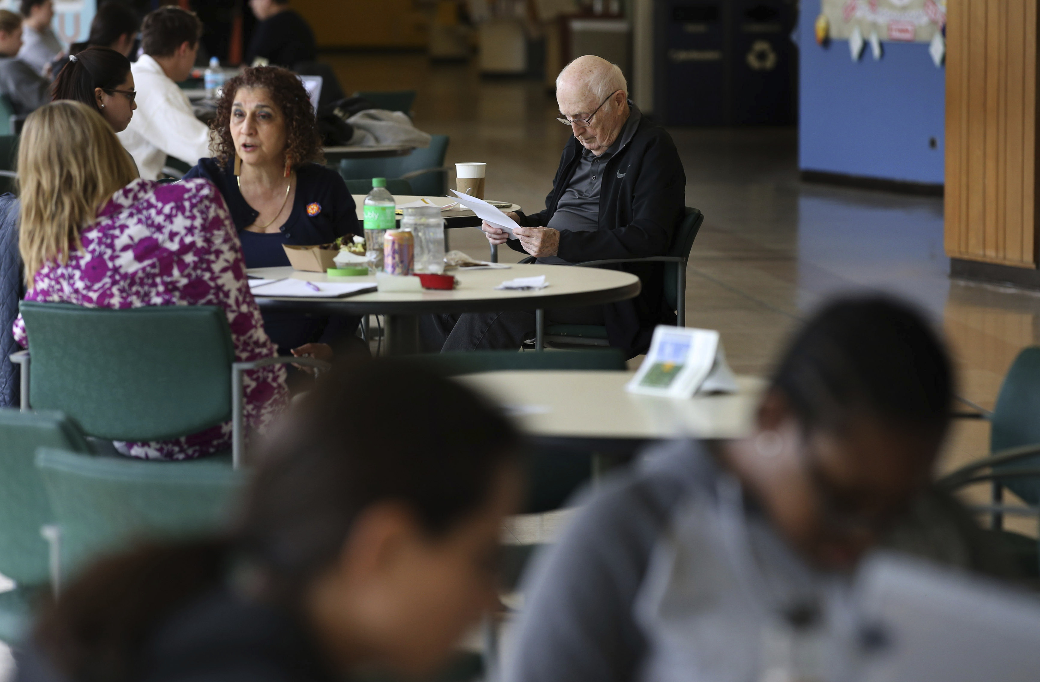 90-year-old to become Northeastern Illinois' oldest graduate