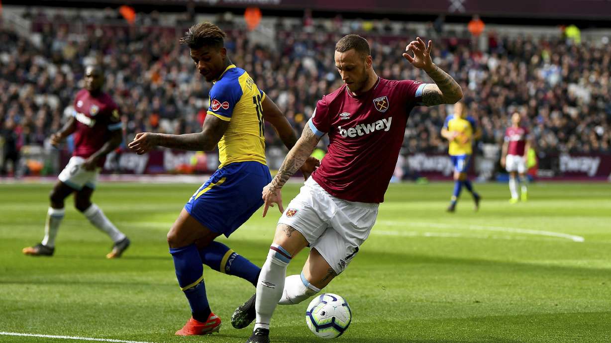 Arnautovic scores first goals since January in West Ham win