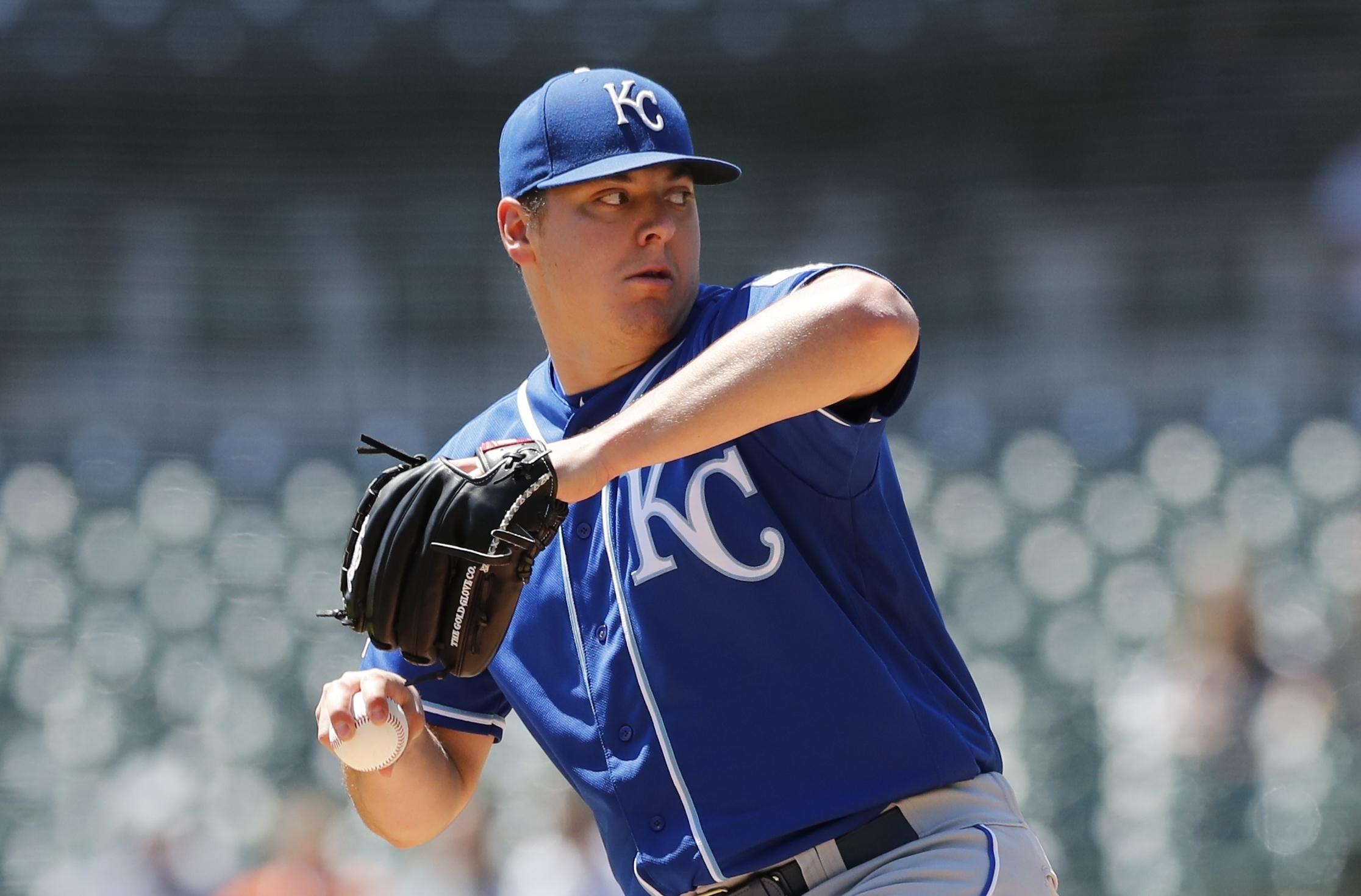 Dixon hits 3-run HR in 10th, Tigers beat Royals 5-2