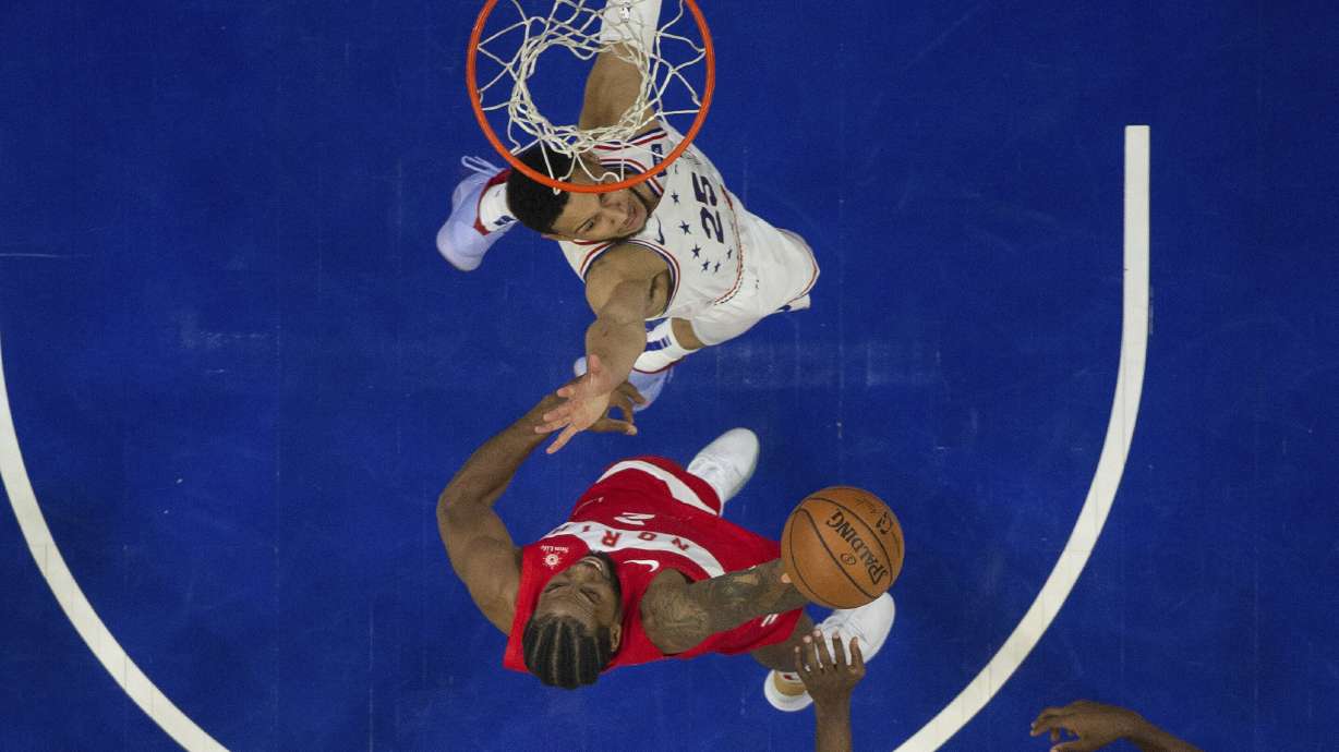 Leonard scores 39, Raptors beat 76ers 101-96 to tie series