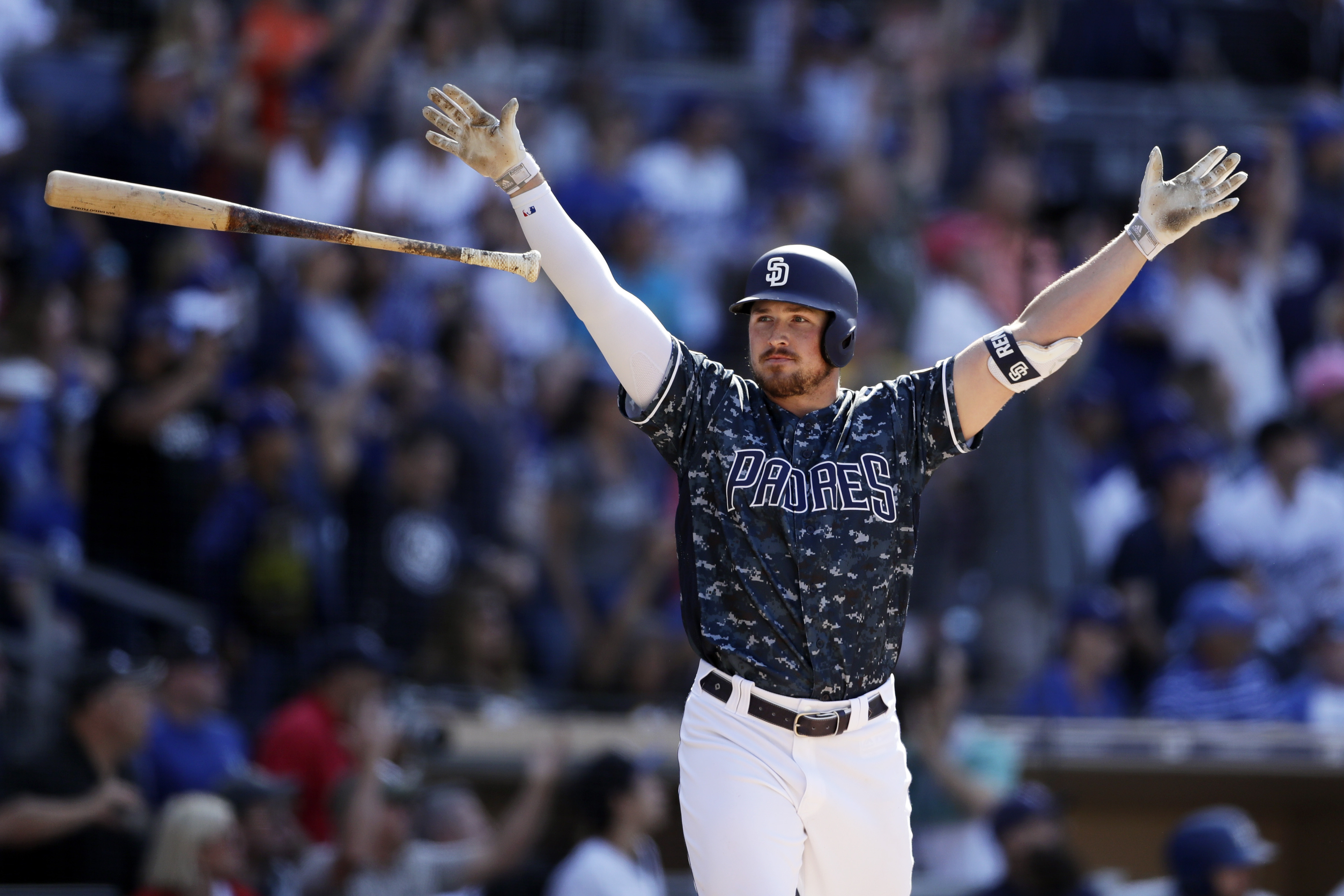 Renfroe's grand slam in 9th lifts Padres over Dodgers 8-5