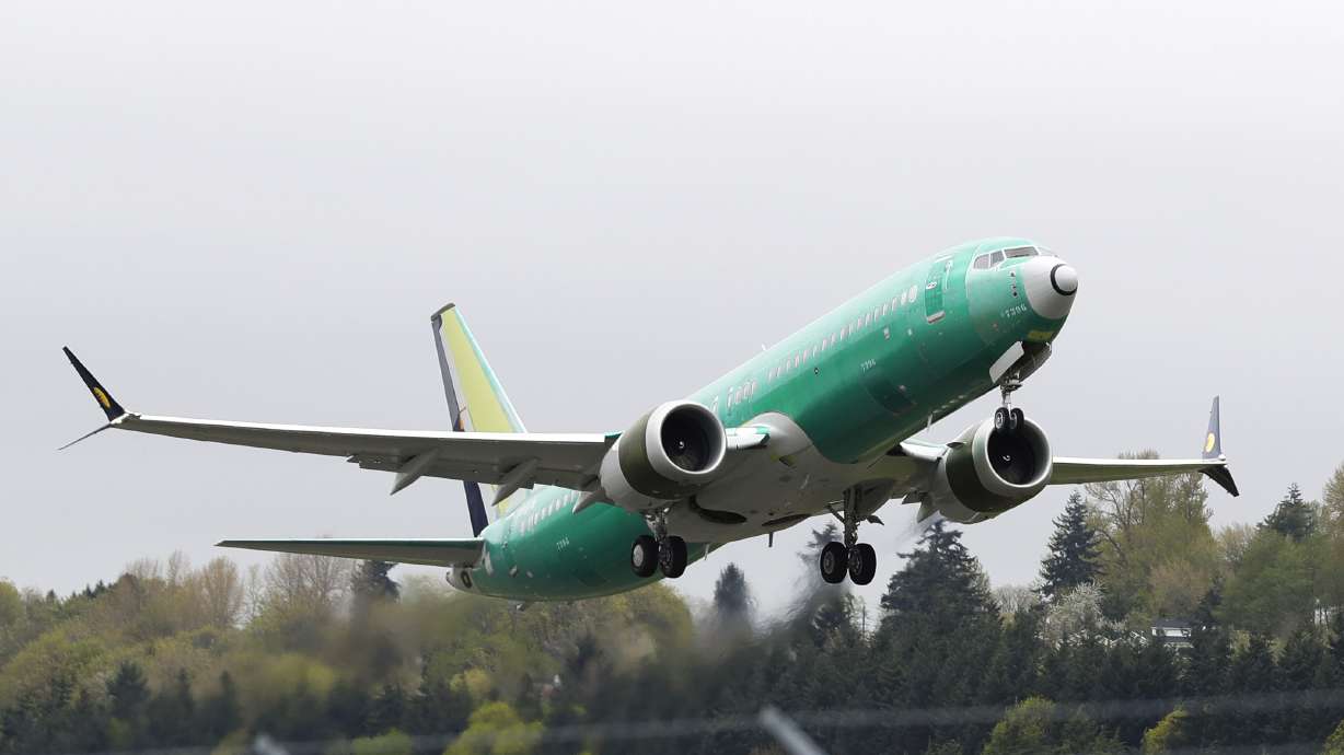 Boeing didn't tell airlines that safety alert wasn't on