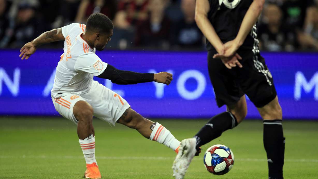 Martinez, Barco help Atlanta United beat Sporting KC 3-0