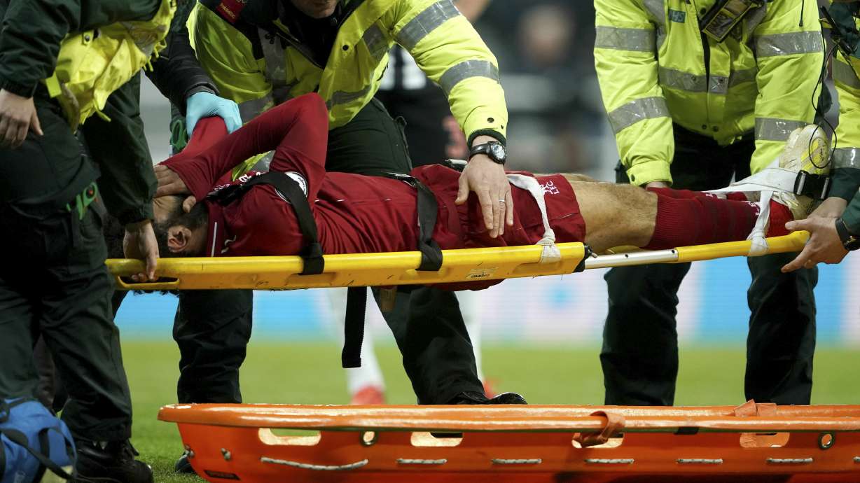 Klopp says Liverpool are without Salah against Barcelona