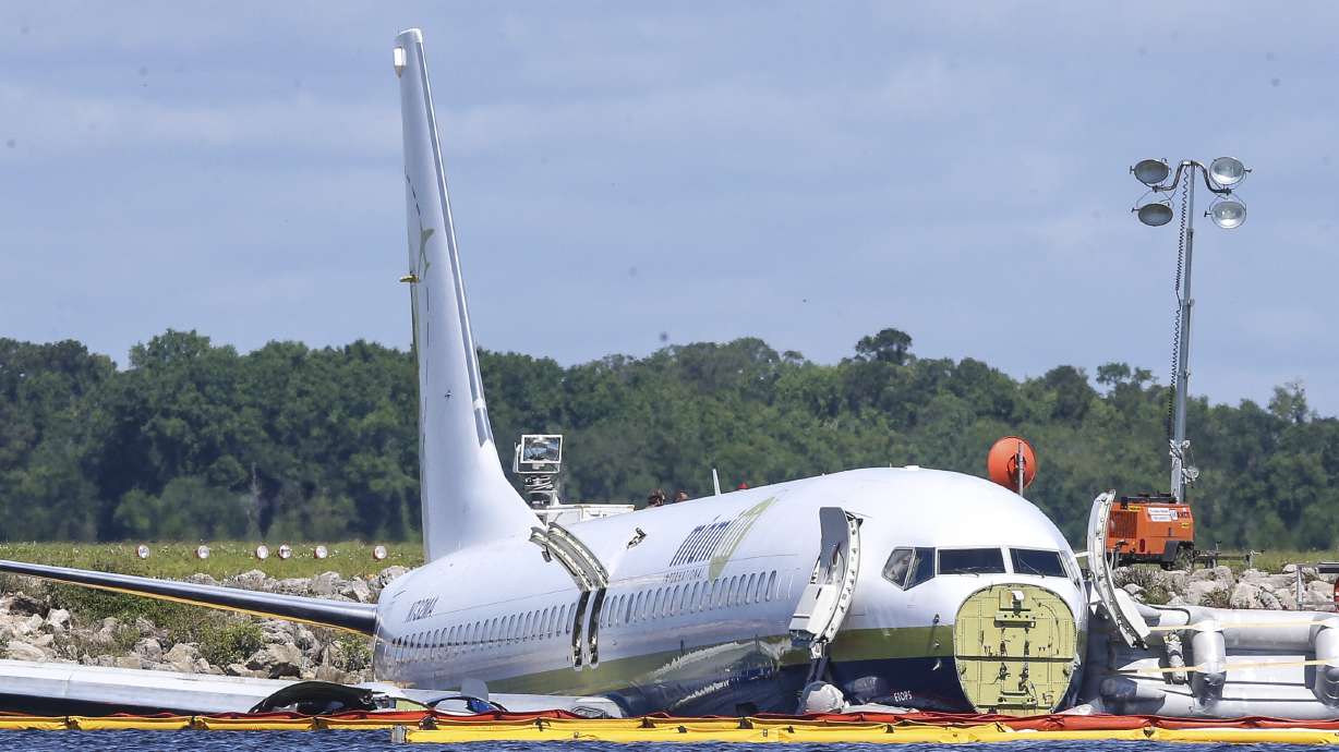 Deceased pets recovered from plane in Florida river