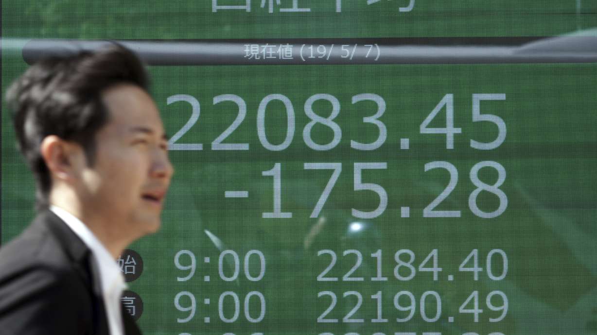 World shares mixed as China affirms trade talks to go ahead