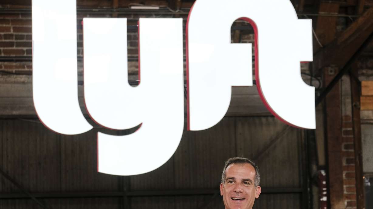 Lyft posts strong growth, big losses in first public quarter