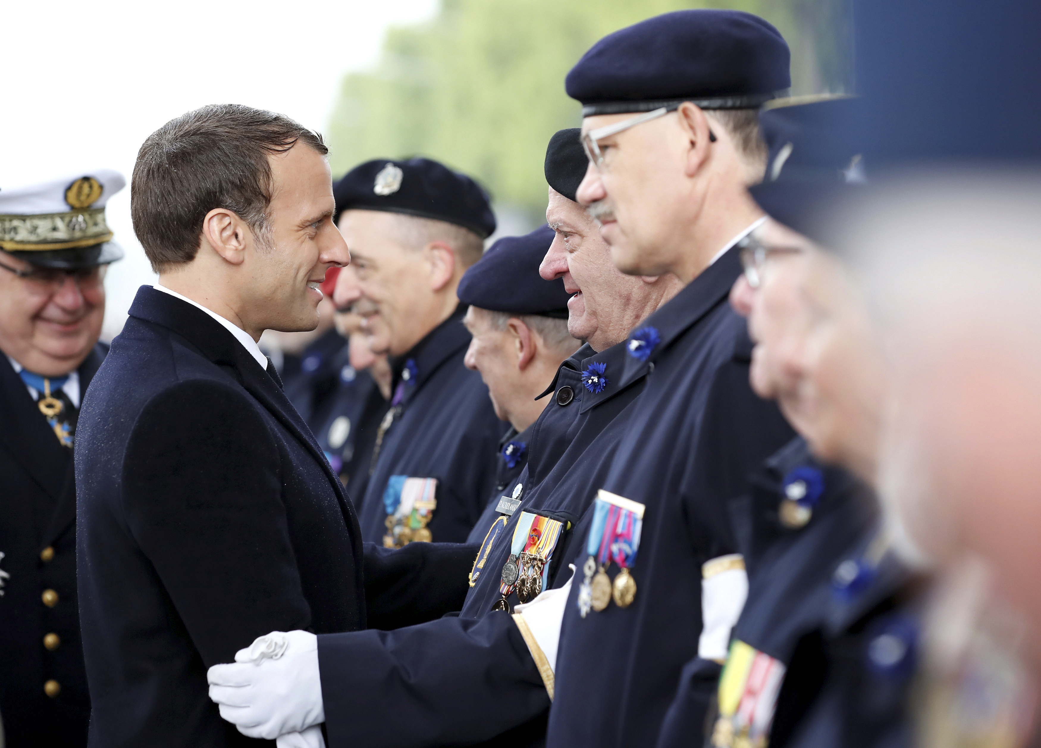 French leader marks Victory Day at Tomb of Unknown Soldier
