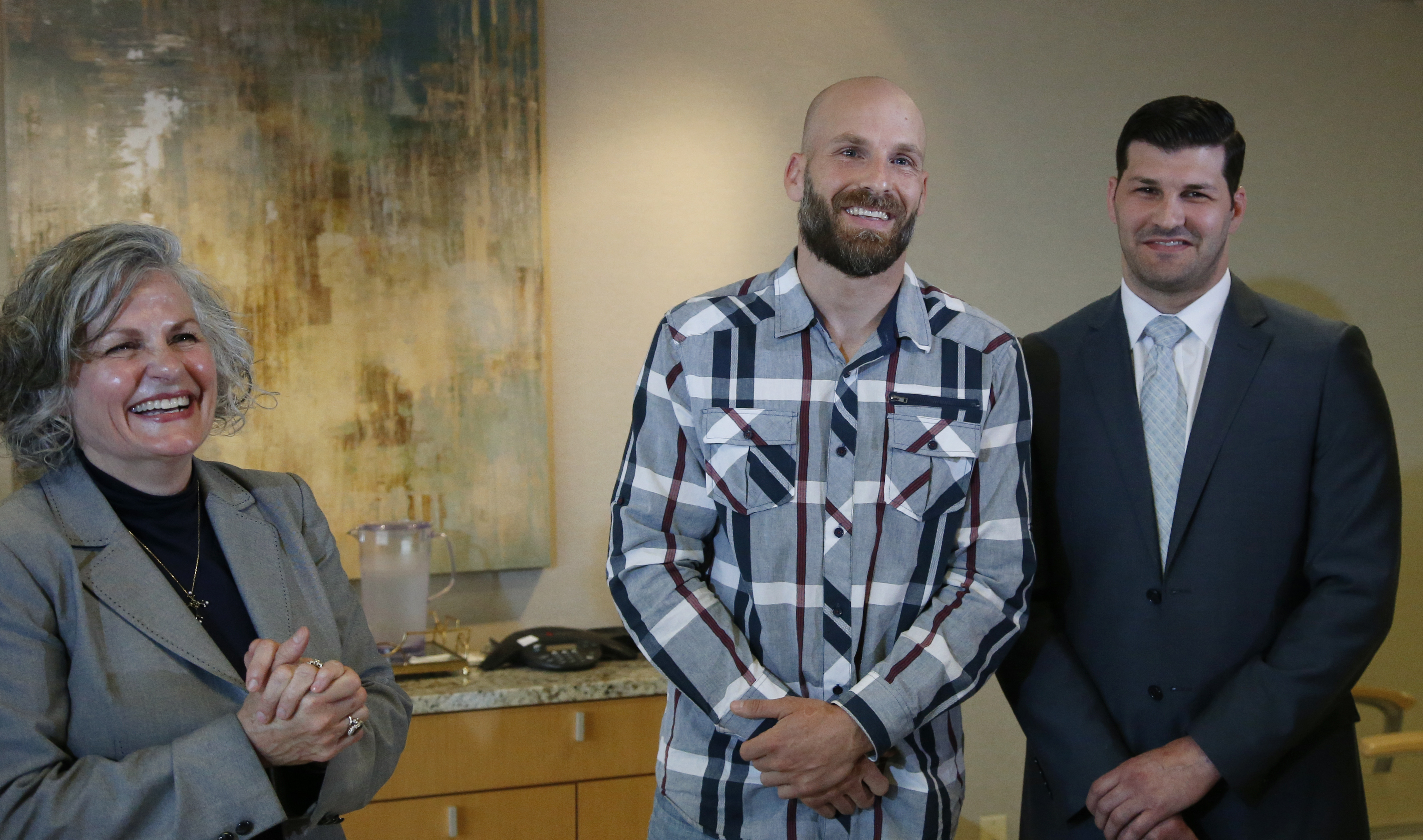 Pardoned ex-soldier initially didn't take White House call