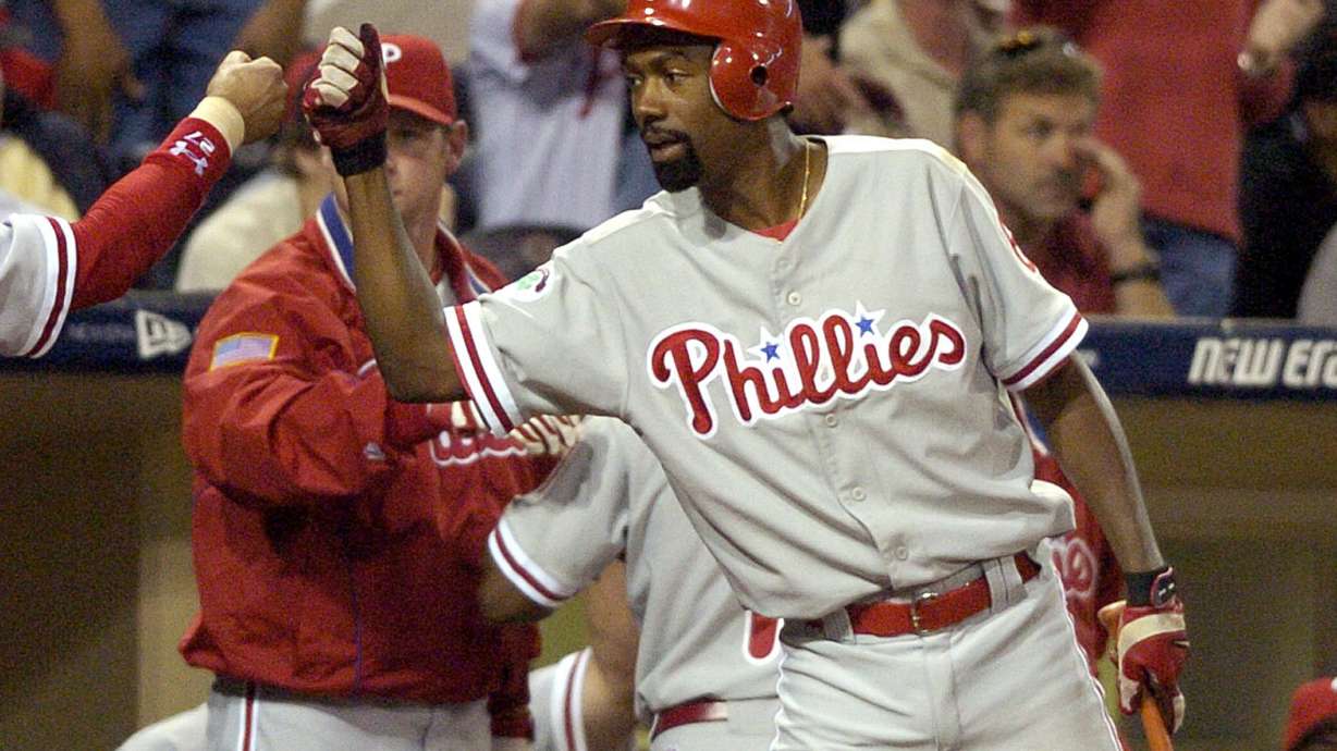 The Latest: Cubs to ban fan 'indefinitely' for hand gesture