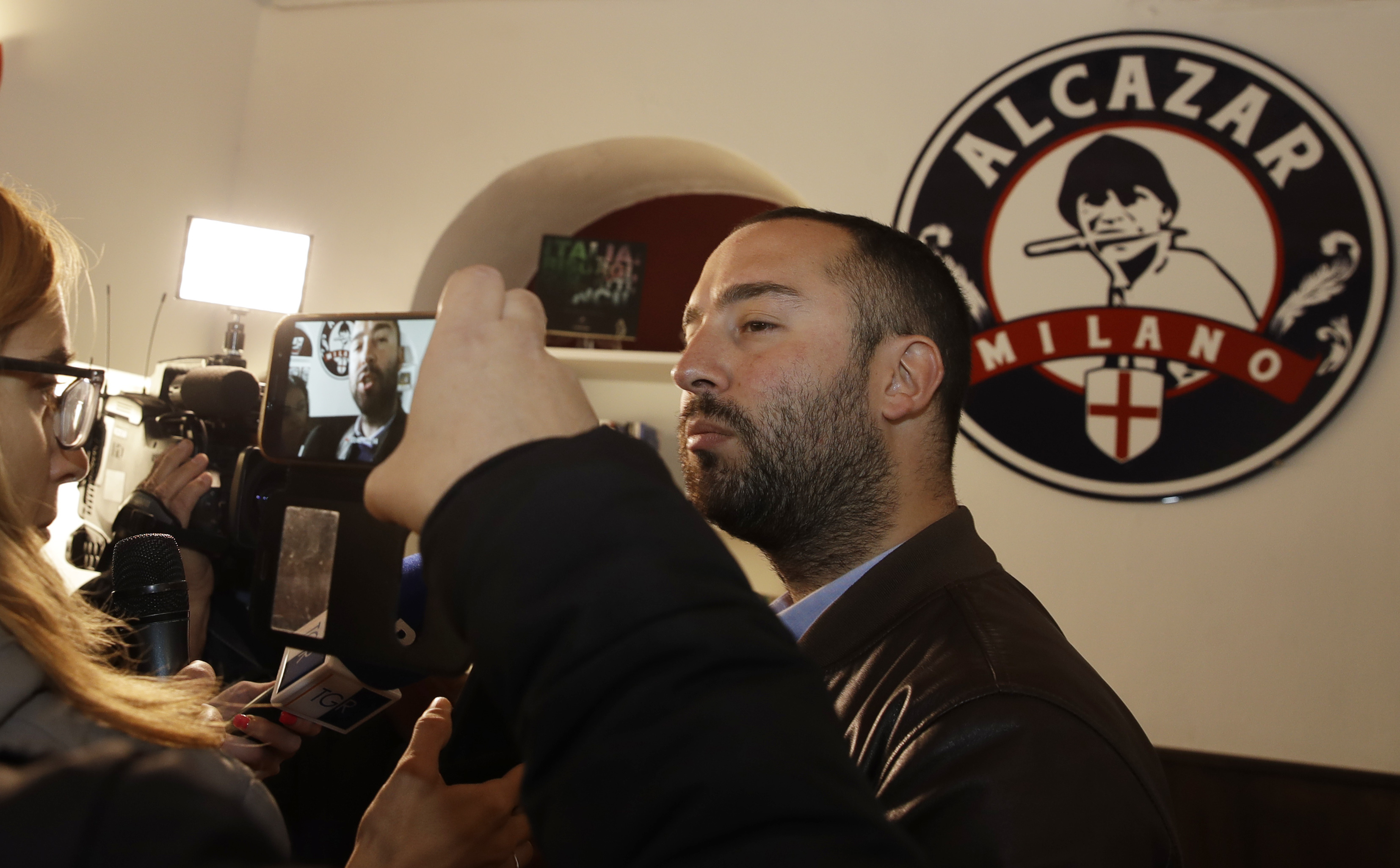 Holocaust survivor opens book fair after neo-fascist banned