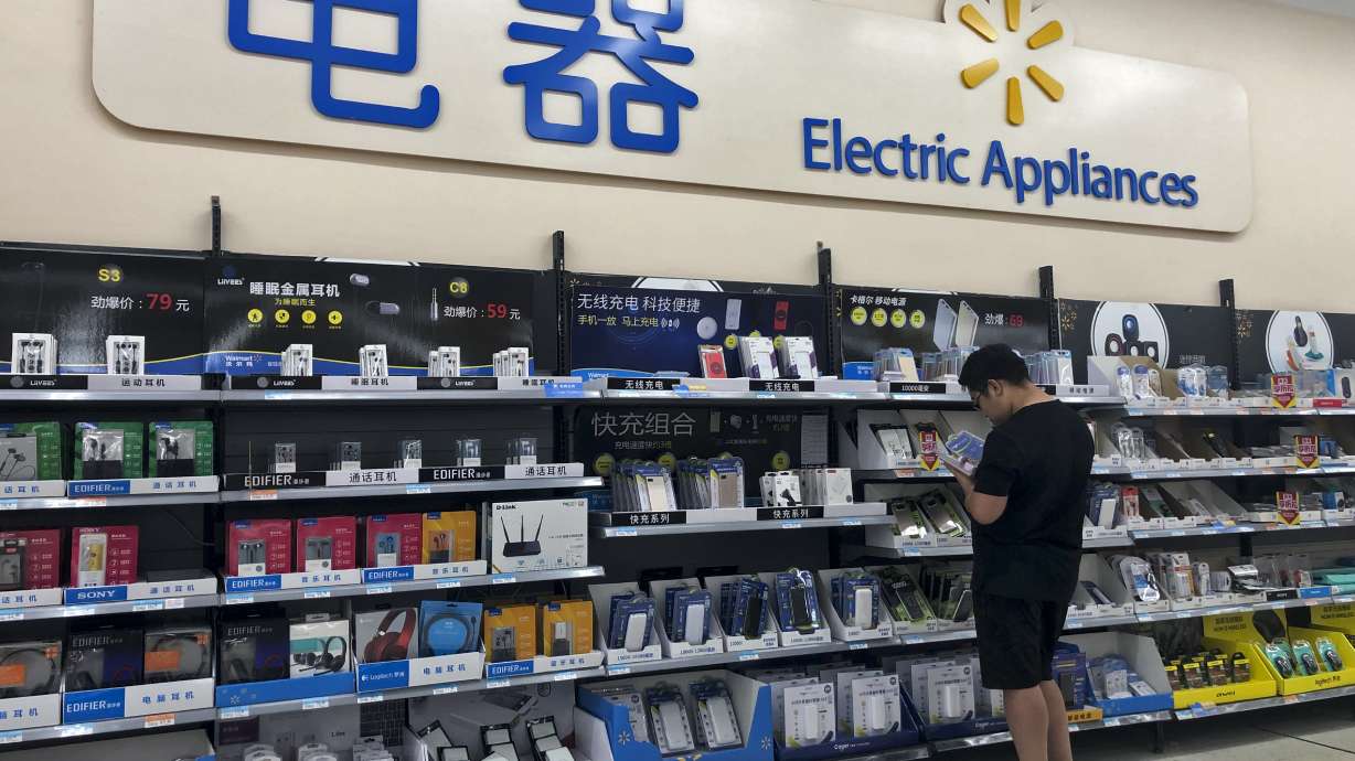 Chinese companies brace for tariff hike as trade talks begin