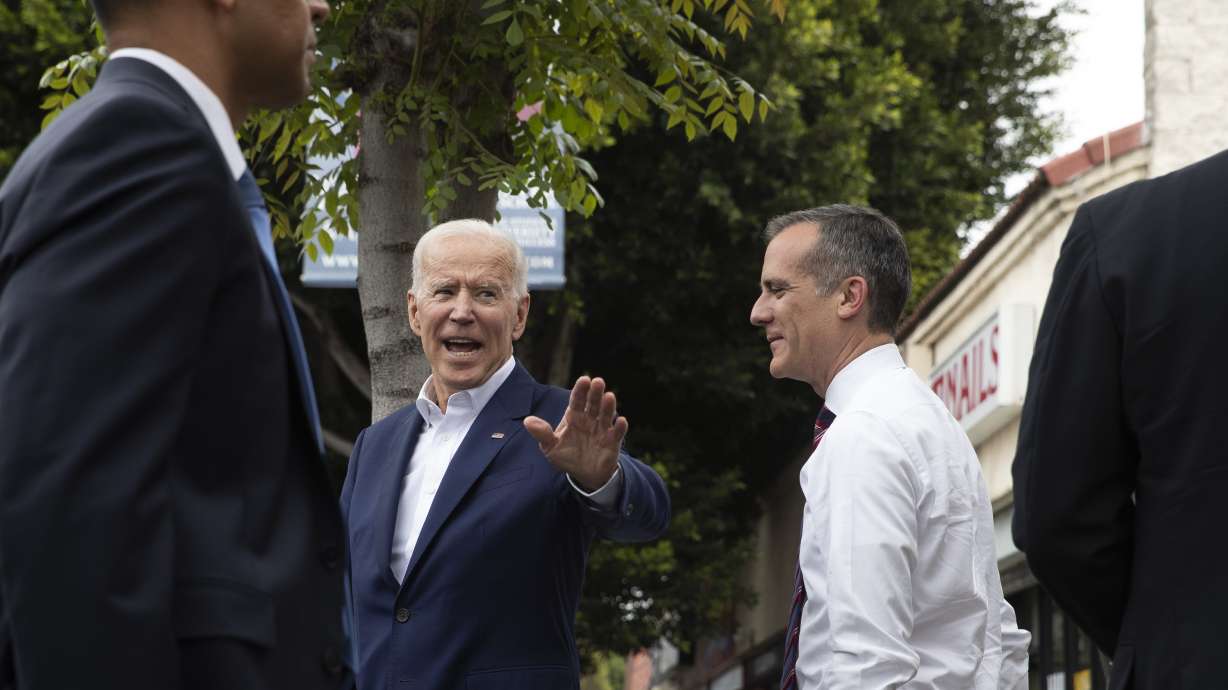 AP source: Biden rakes in $750,000 at Hollywood fundraiser