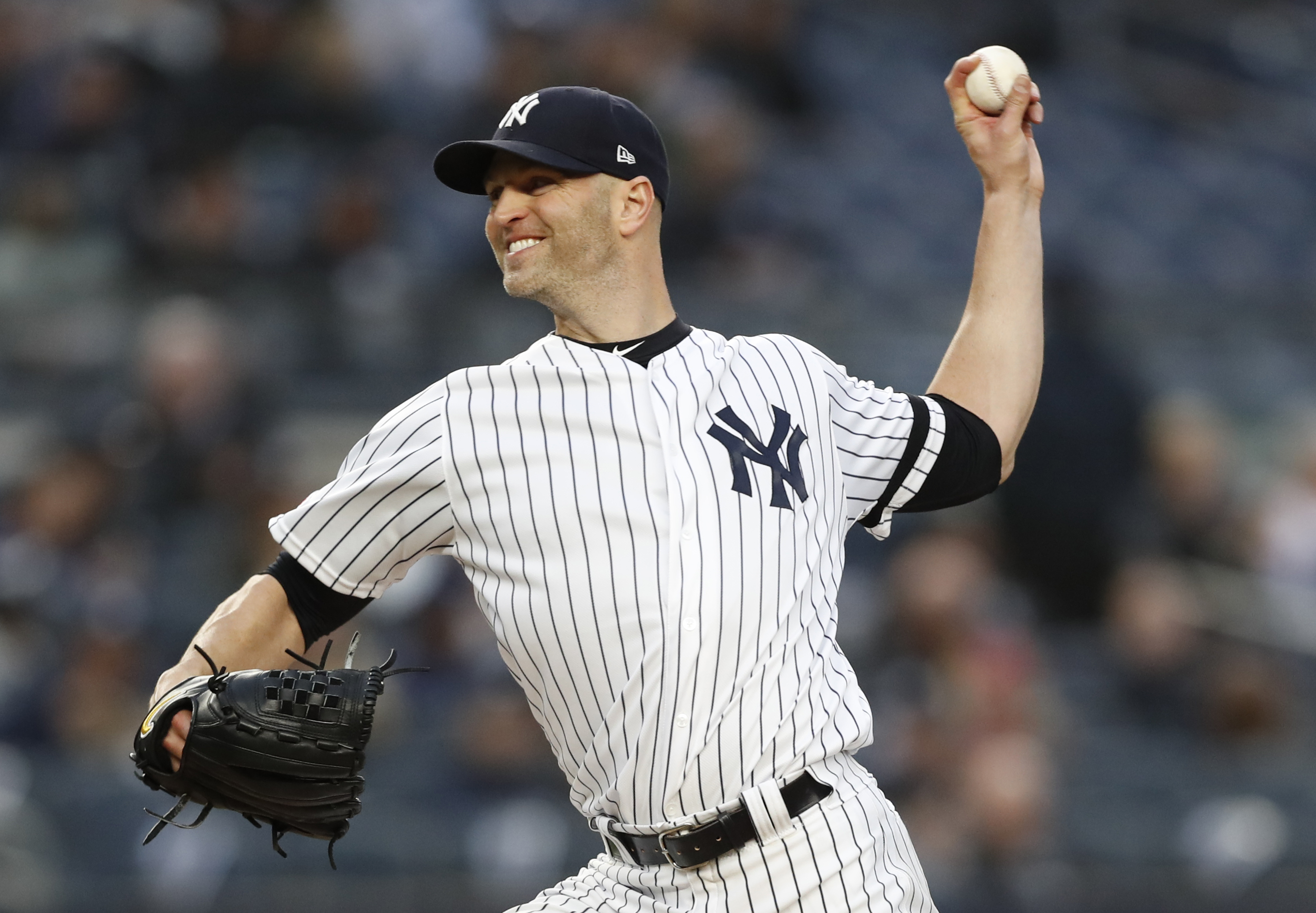 Happ, Yankees hold Mariners to 2 hits in 3-1 victory