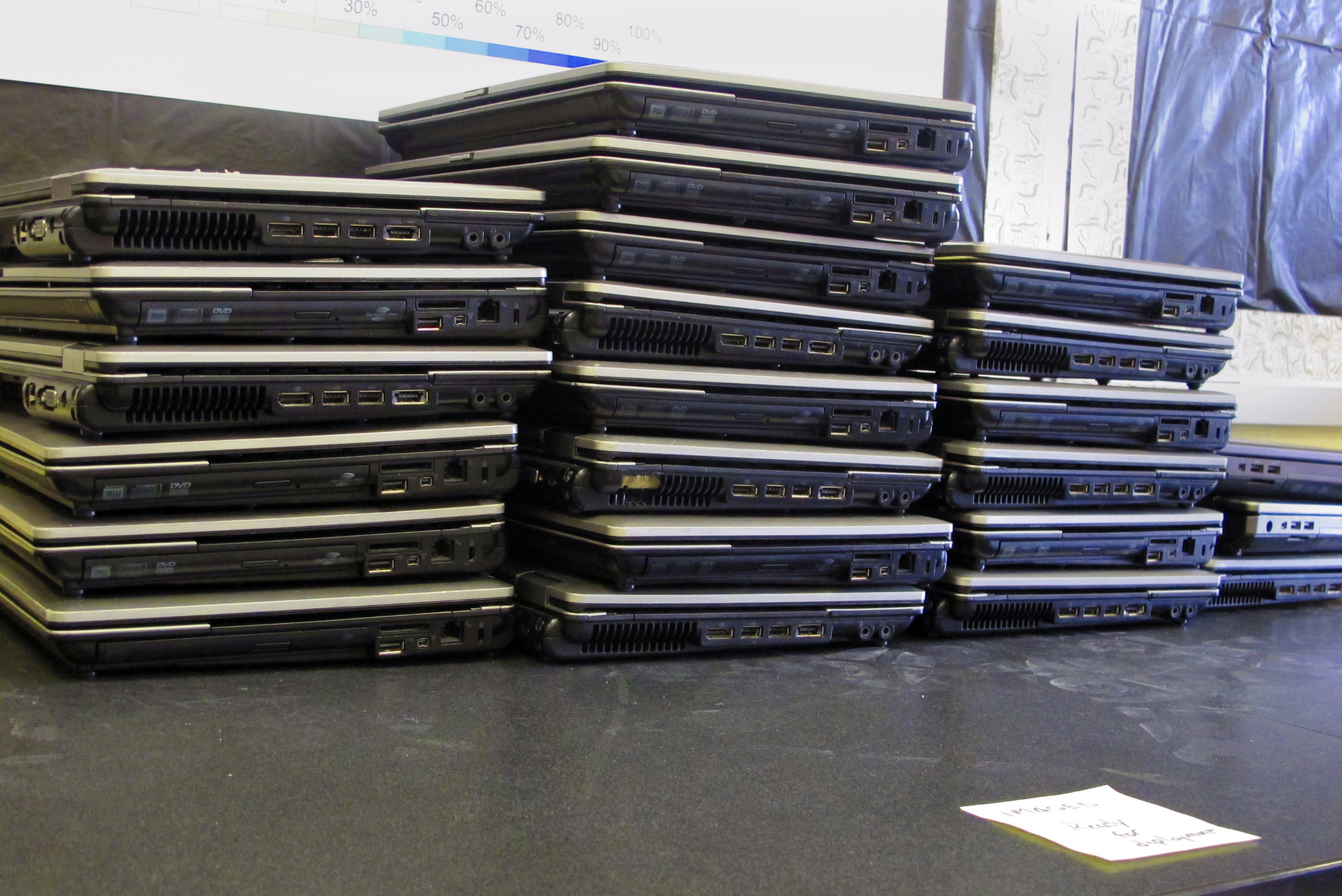 Student 'geek squads' maintain school devices, help teachers