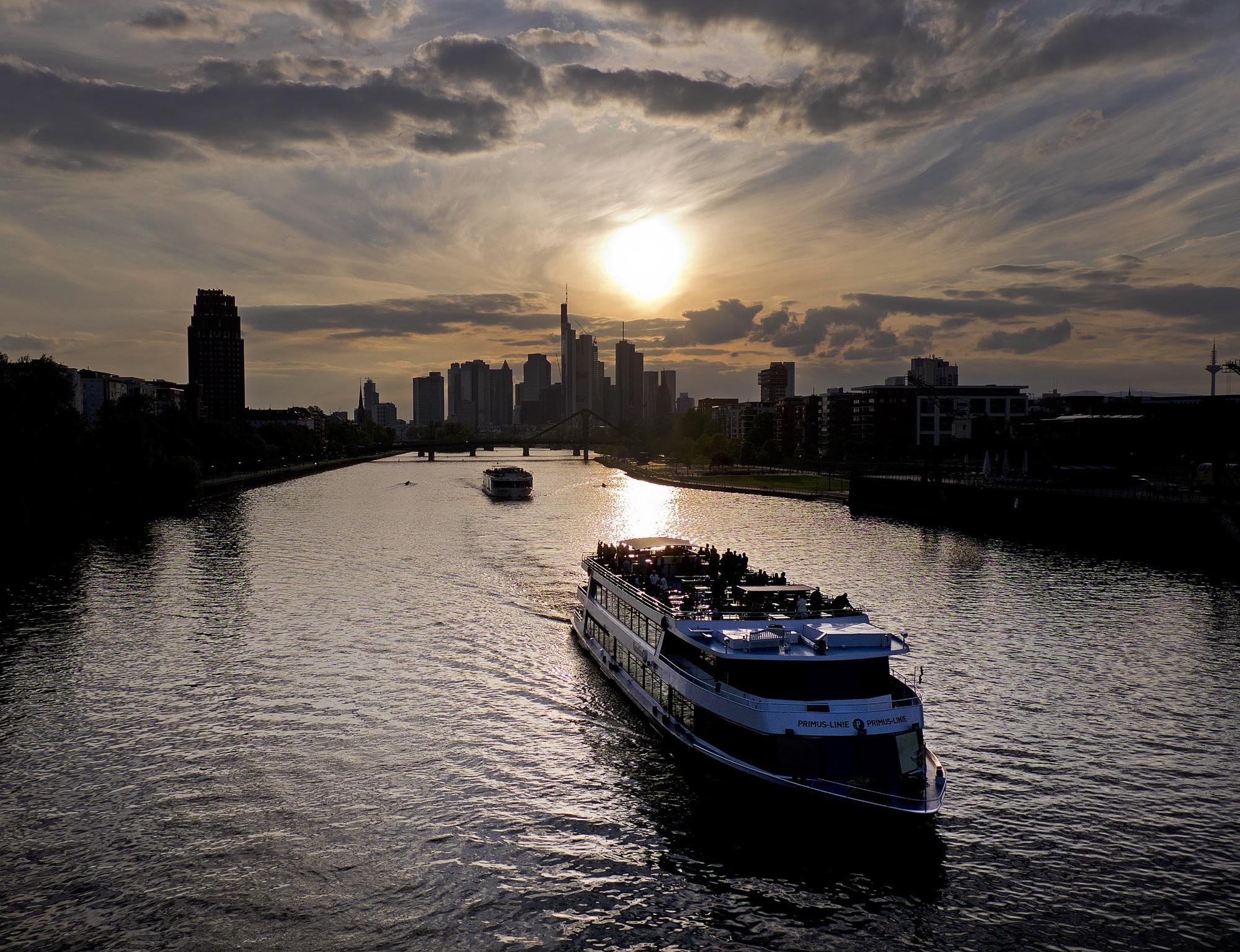German exports rise unexpectedly in March, surplus widens