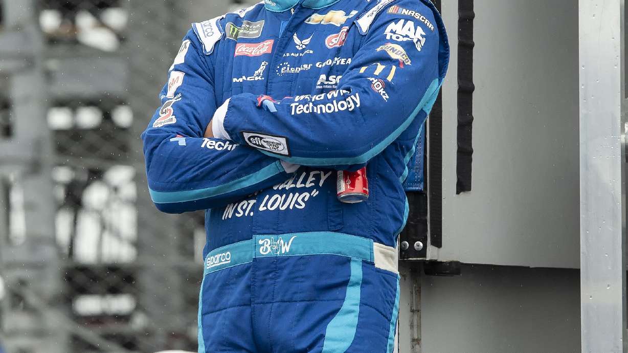 NASCAR's Bubba Wallace acknowledges going through tough time