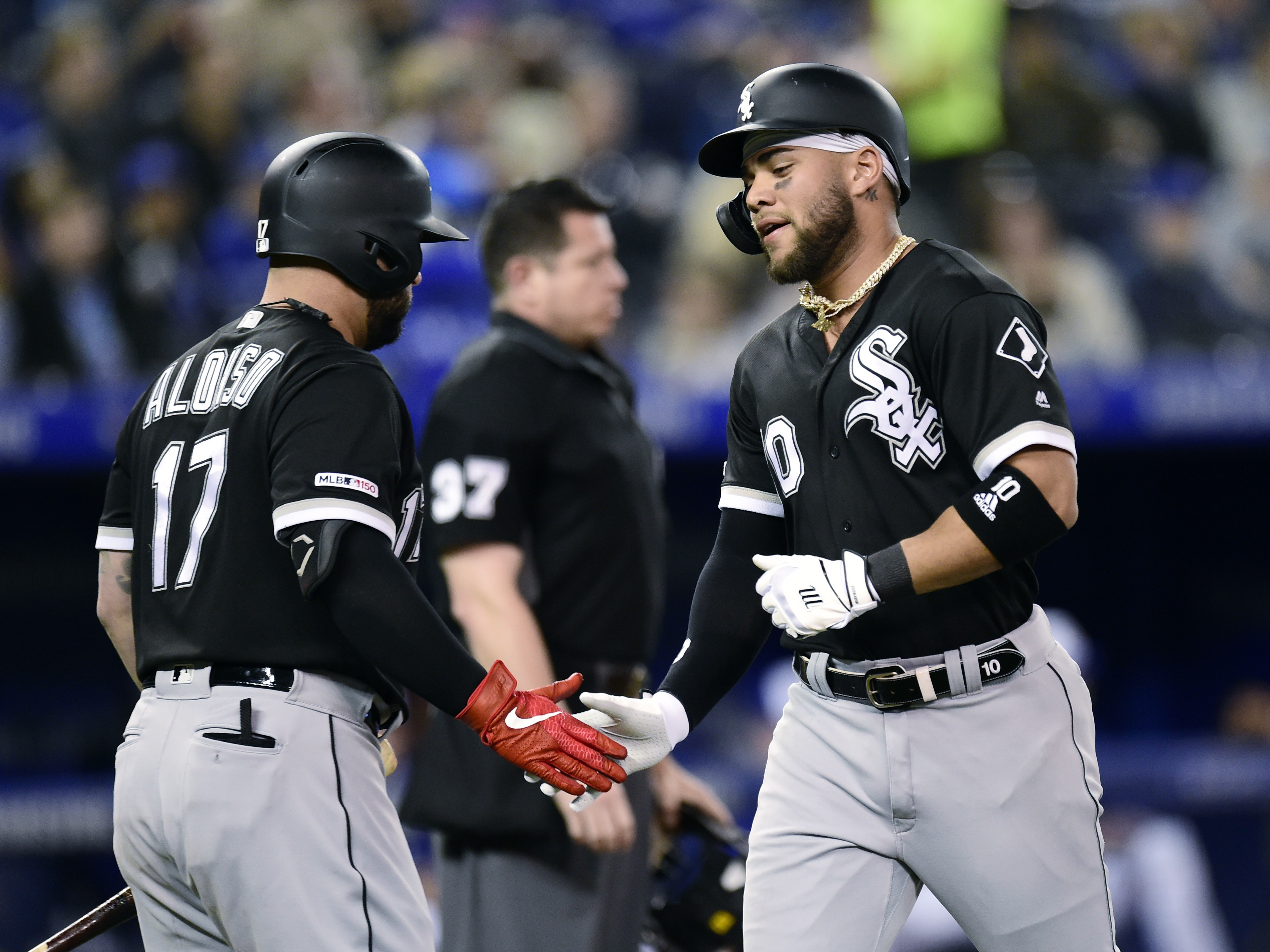 Grichuk hits 3-run HR, Jays beat Chicago to snap 5-game skid
