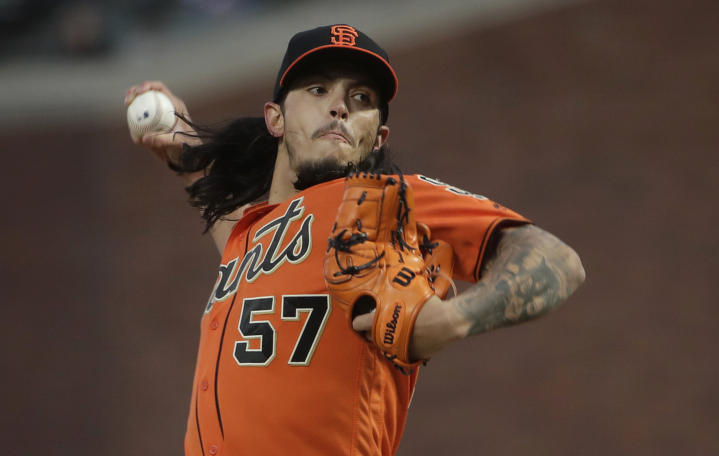 Castillo fans 11, bounces back to pitch Reds past Giants 7-0