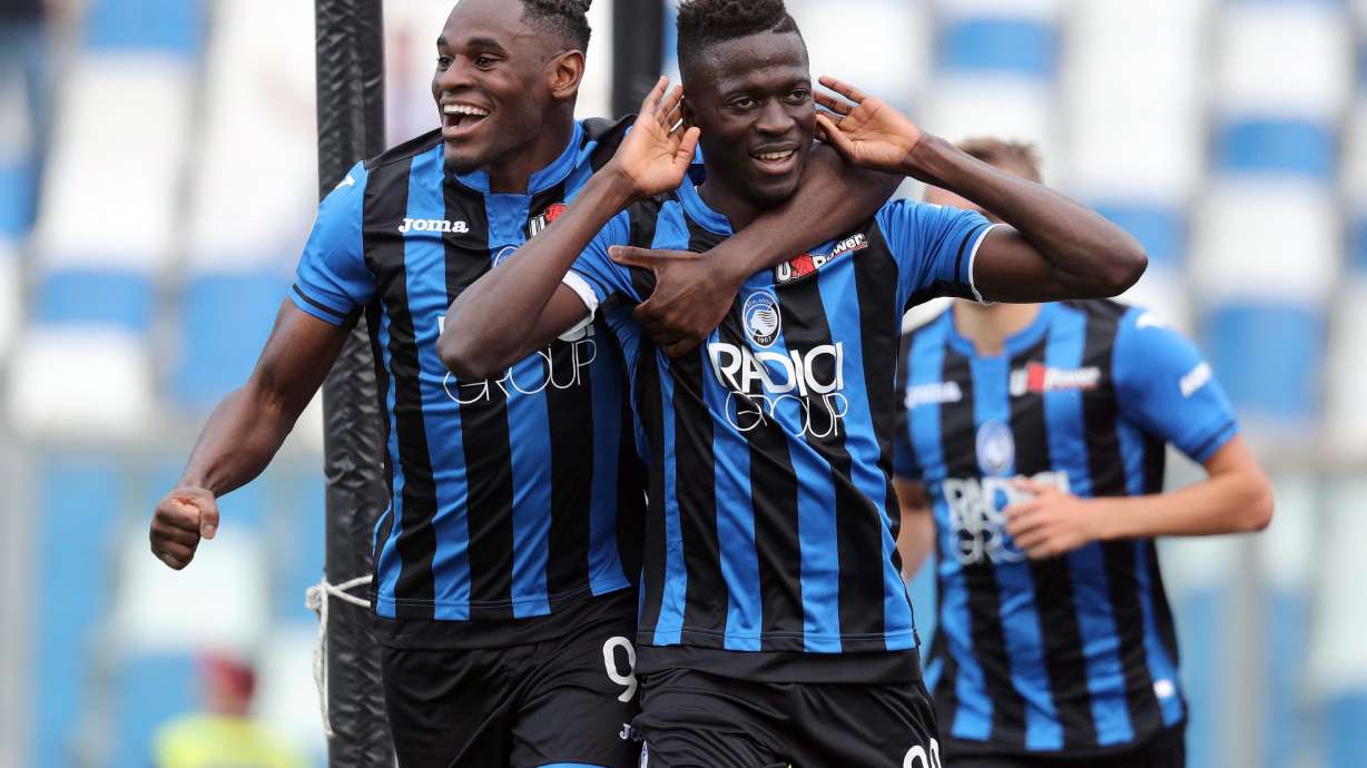 Atalanta moves to 3rd in Serie A after beating Genoa 2-1