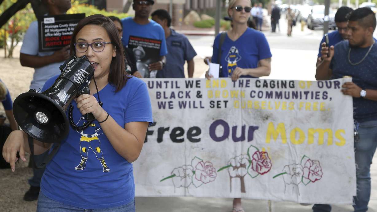 Activists give jailed moms a Mother's Day gift: bail