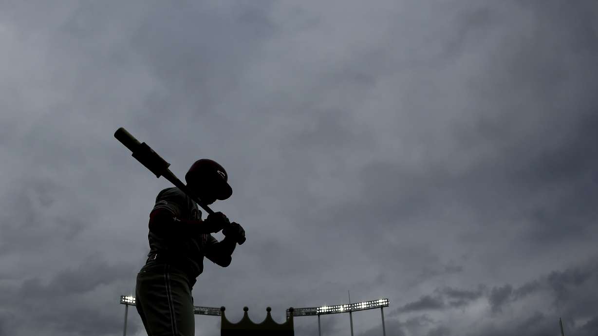 Eflin 1st in MLB with 2 complete games, Phils top Royals 7-0