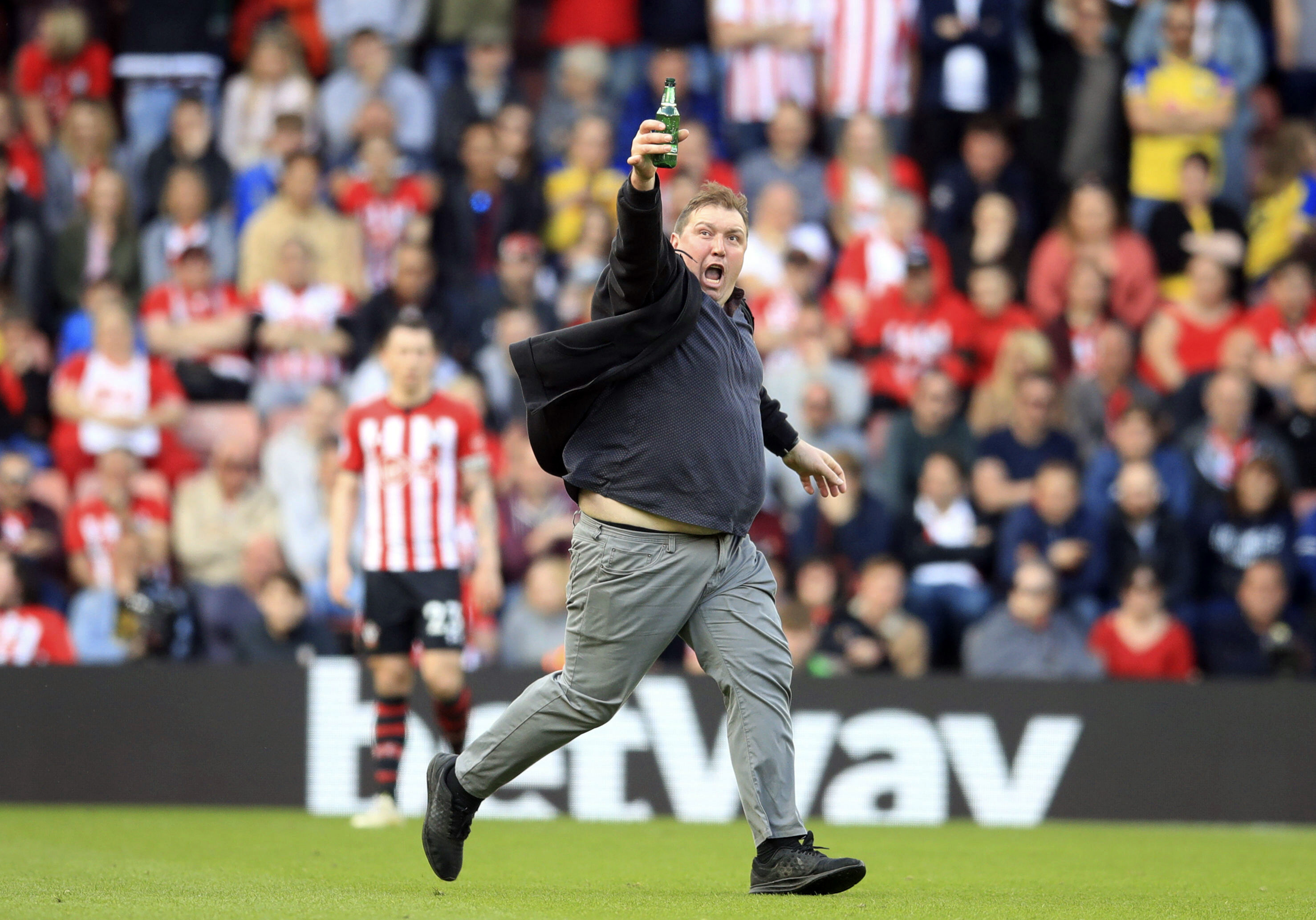 Huddersfield avoids most losses in Premier League season