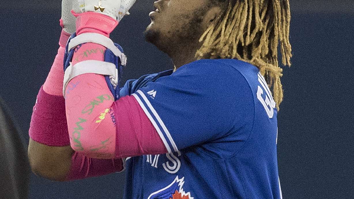 Giolito wins 2nd straight start, White Sox top Blue Jays 5-1