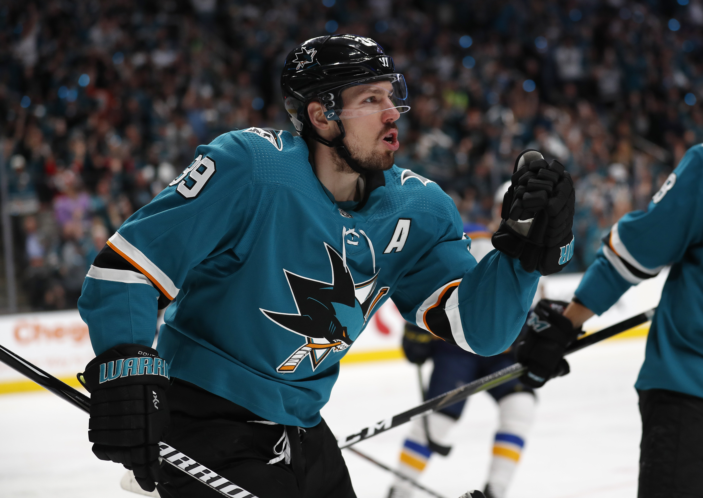 Couture once again steps up for Sharks in postseason