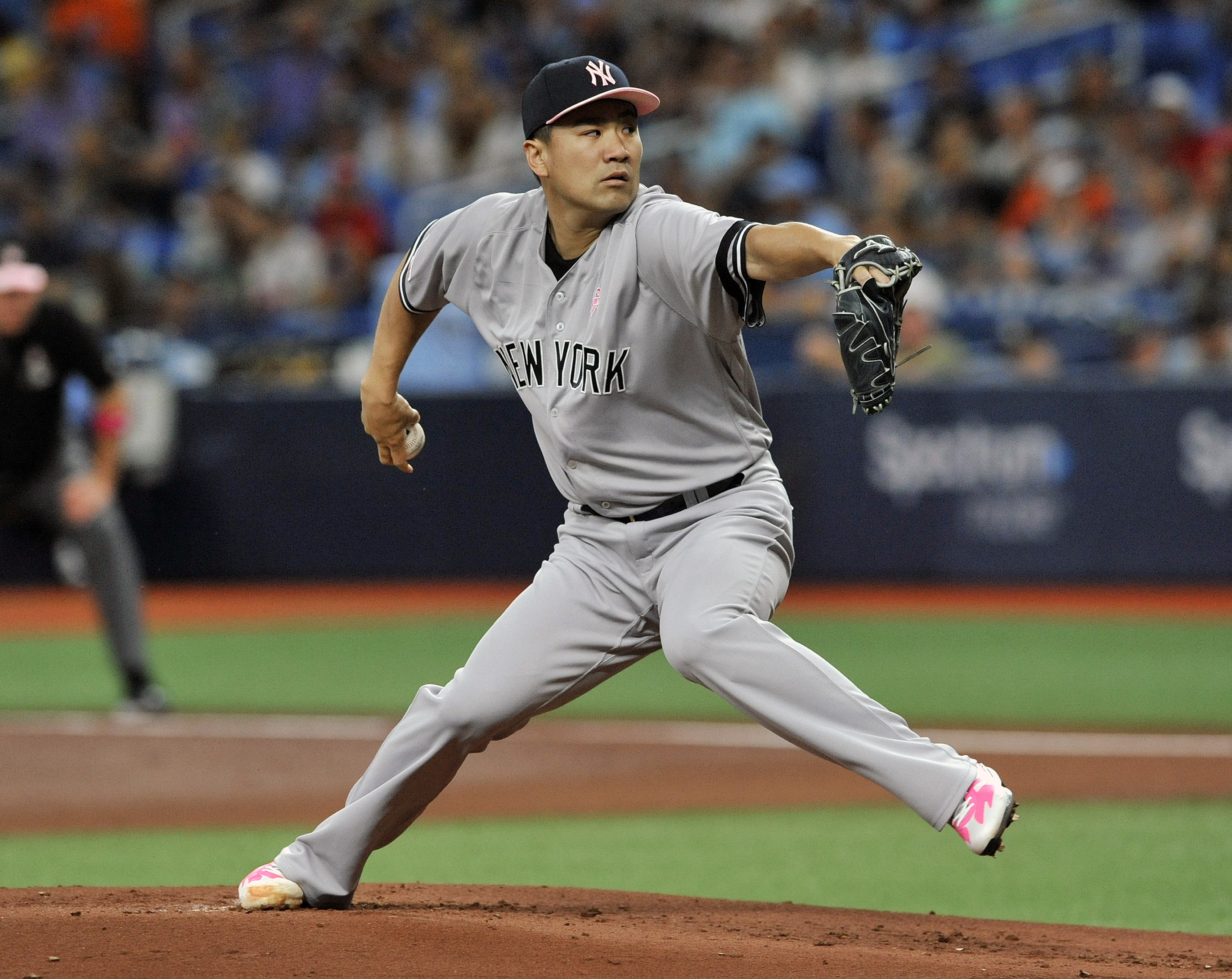 Yankees beat Rays 7-1, take 2 of 3 from AL East leaders