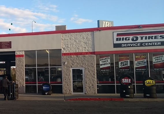 Tire store employee sold customer's Hummer for $1,000, charges state