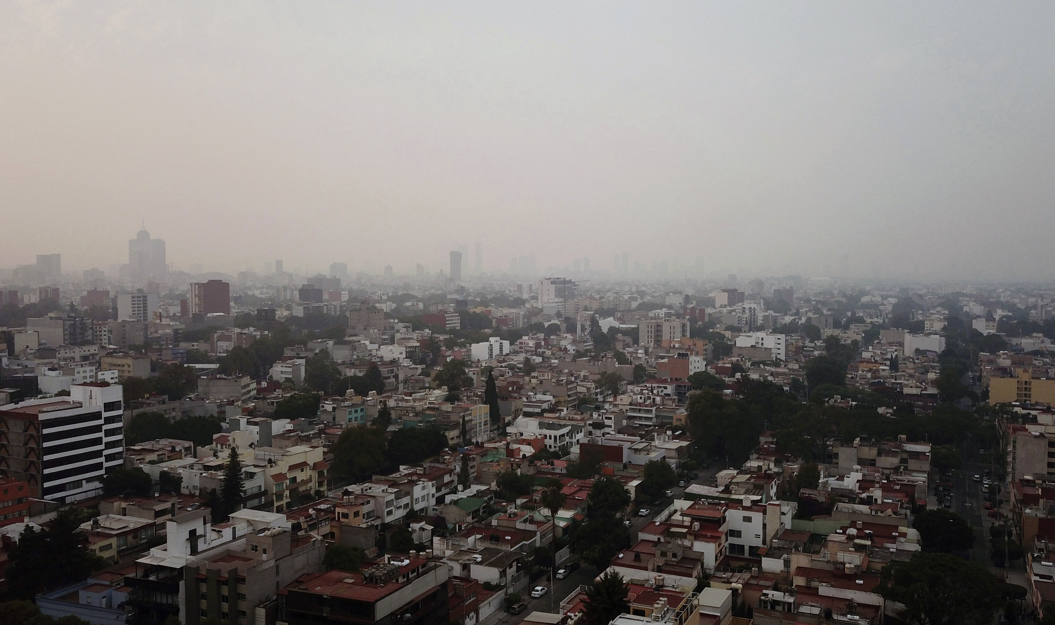 Mexico capital advises residents to stay inside due to fires