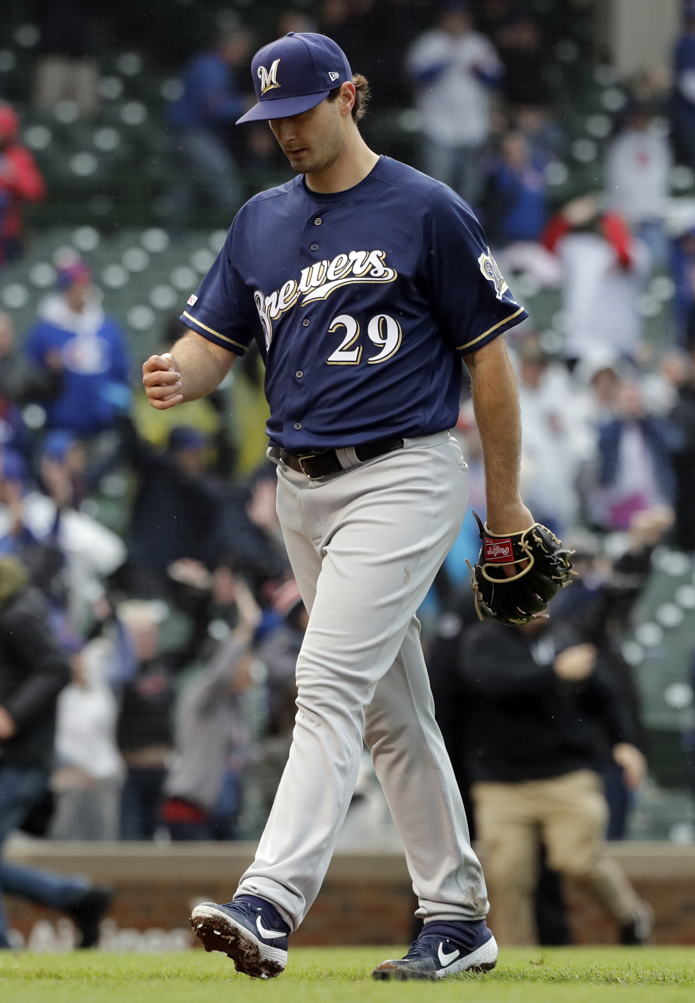 Brewers bring up RHP Barnes a day after 15-inning loss