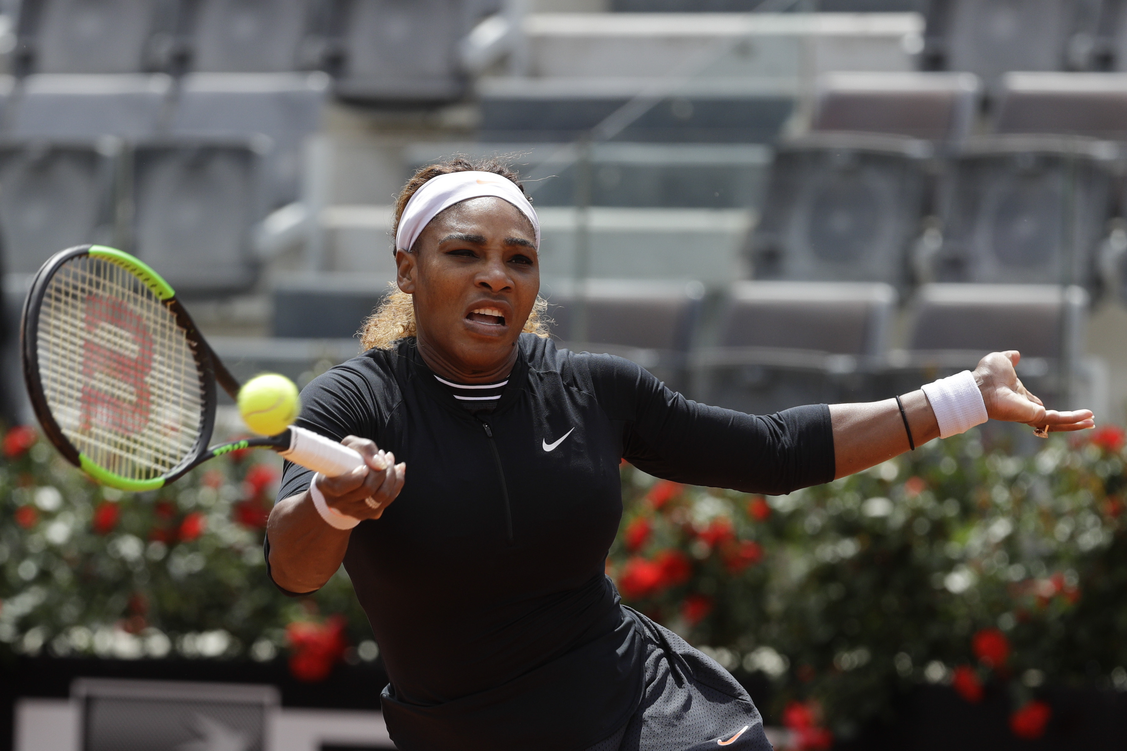 Serena Williams wins clay opener; sister Venus next in Rome