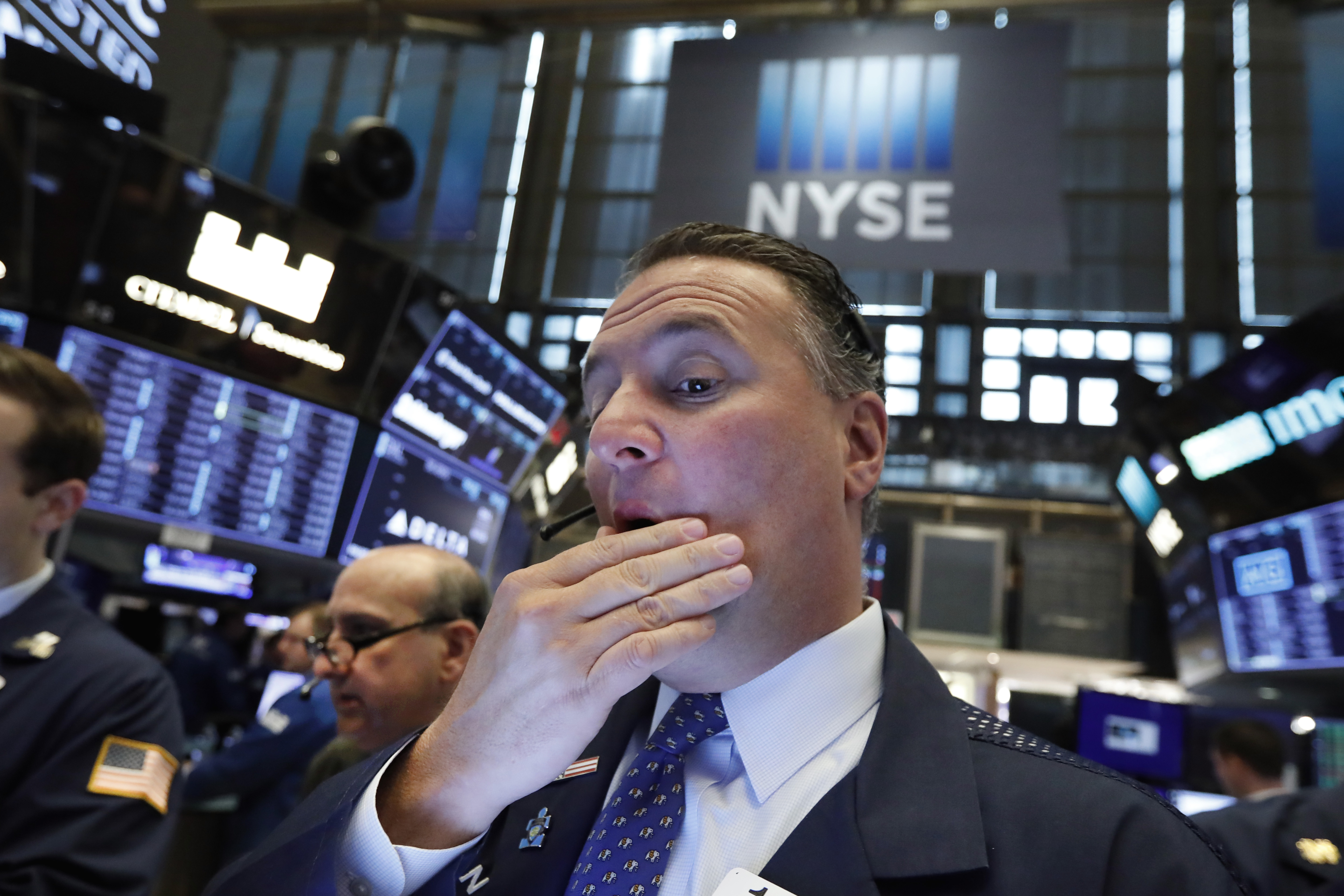 Escalating US-China trade war sends stocks plunging