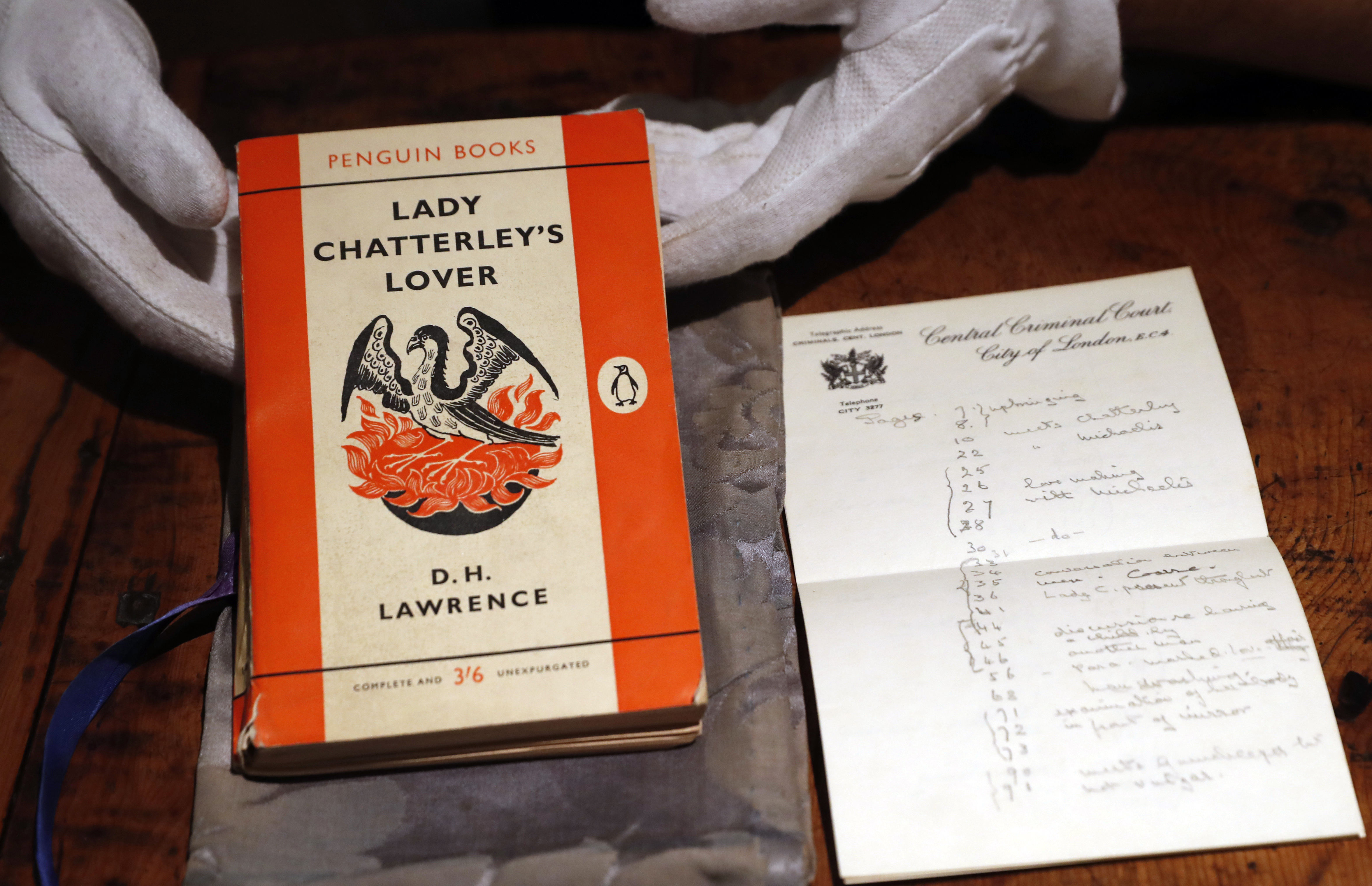 UK halts export of 'Lady Chatterley' copy from famous trial