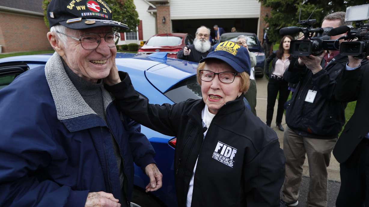 Holocaust survivor, former soldier have emotional meeting