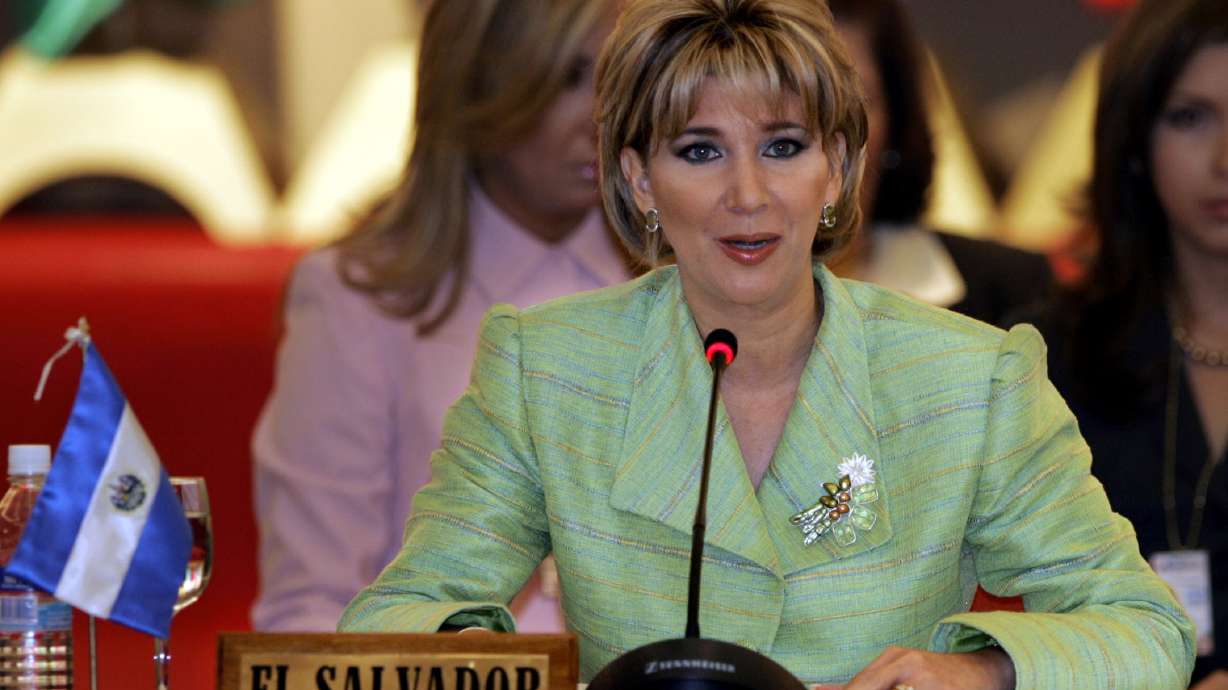El Salvador ex-first lady backs out of corruption plea deal
