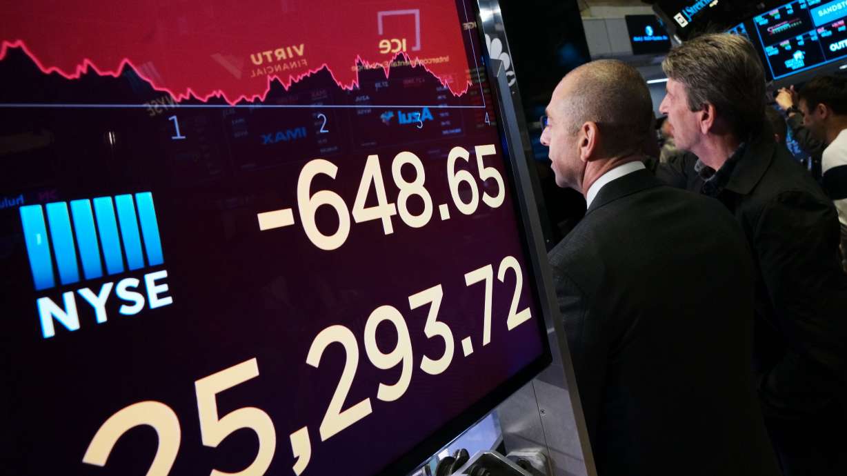 Stock markets stabilize after tumble over trade dispute