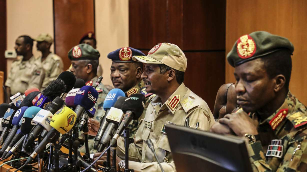 Security agents attack Sudanese sit-ins, 5 killed in clashes