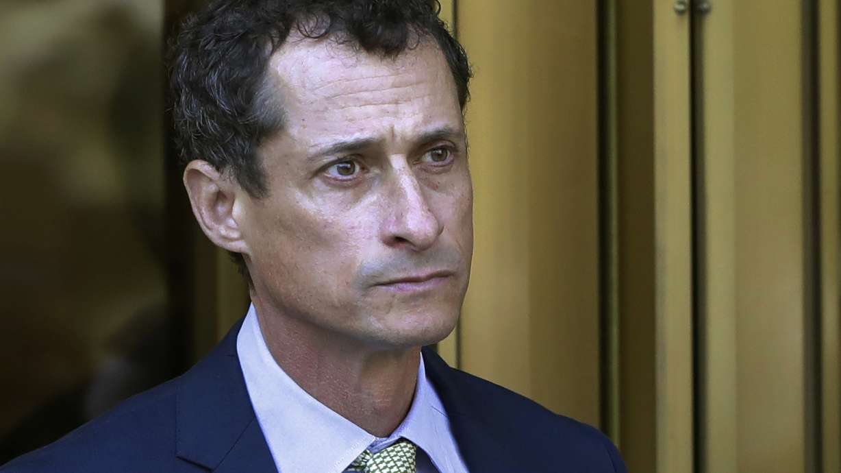 Ex-Congressman Weiner leaves halfway house