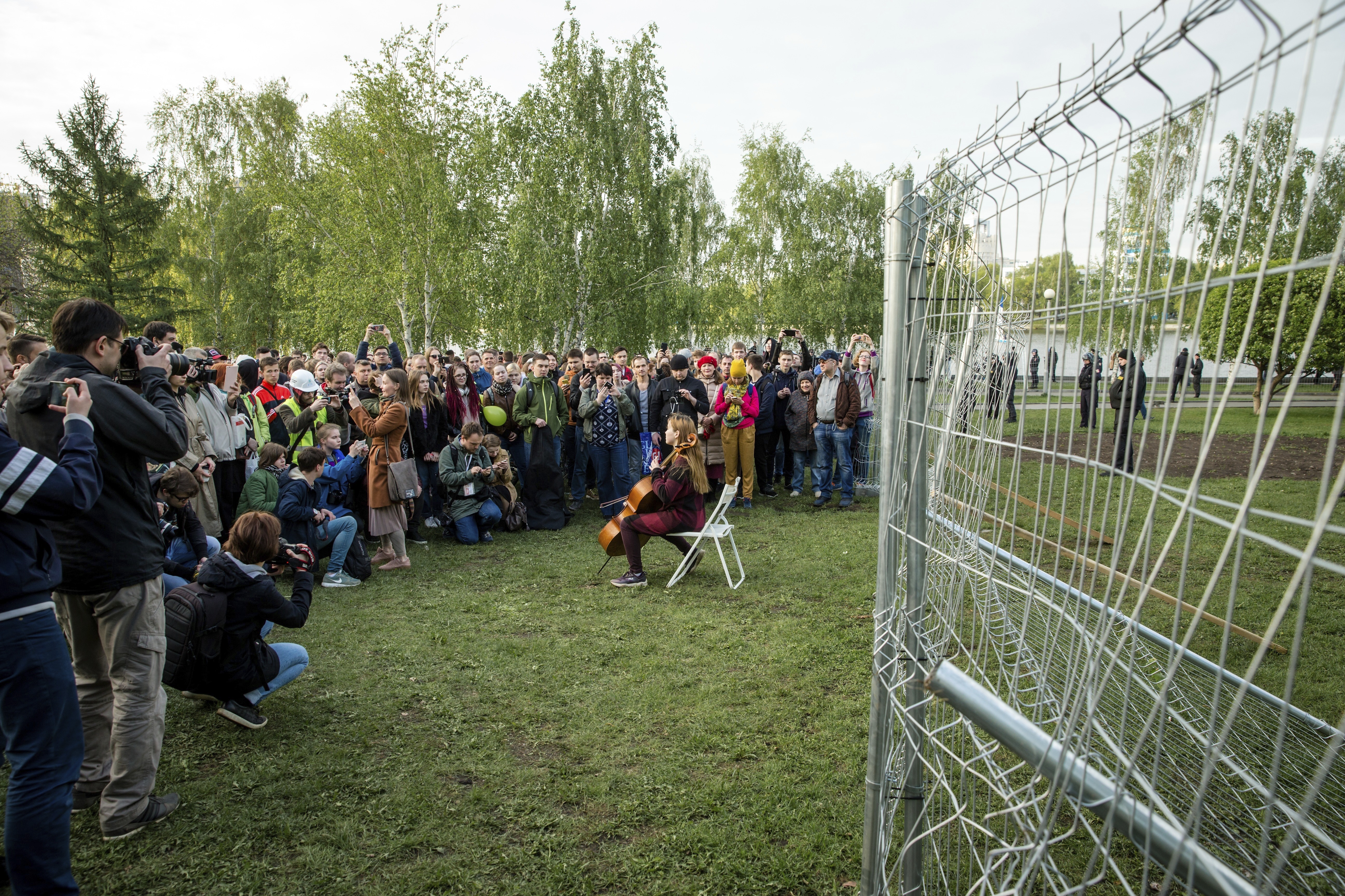 Watchdog group counts 12 arrests at Russia cathedral protest