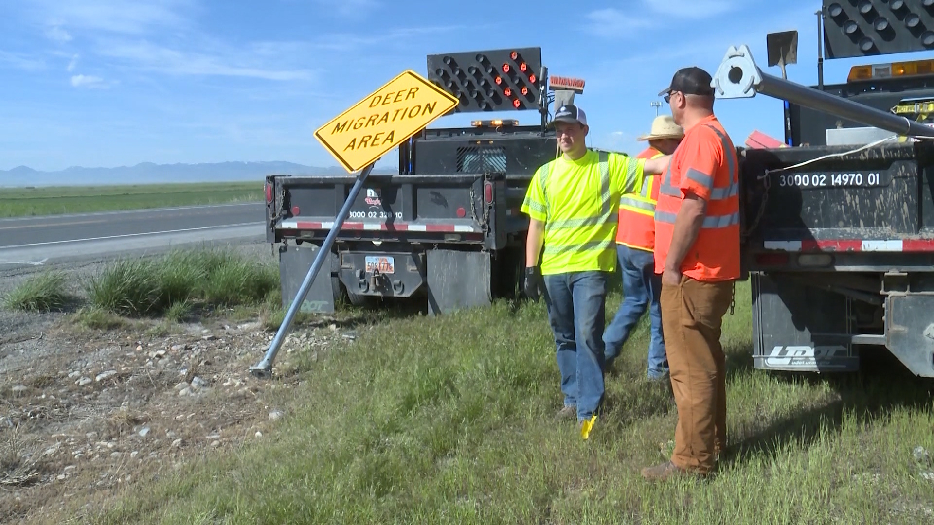 Utah Department of Transportation crews install new high-tech wildlife crossing signs on Tuesday, May 14, 2019. The hope is that the radar detection system will reduce the number of animal-vehicle collisions on state Route 73 near Eagle Mountain. (Photo: Derek Petersen, KSL TV)