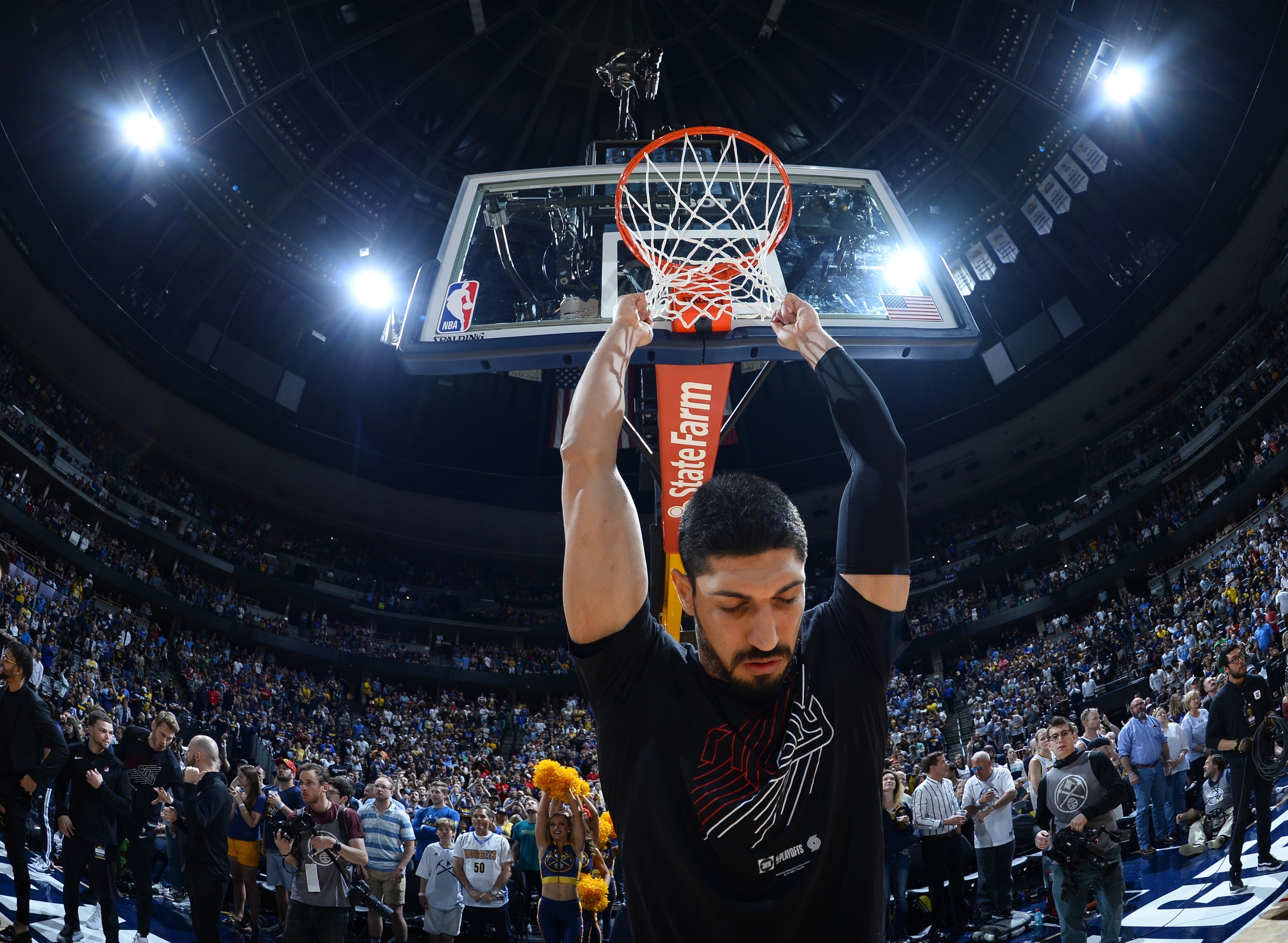 US senator seeks safe passage for Turkish Trail Blazers star