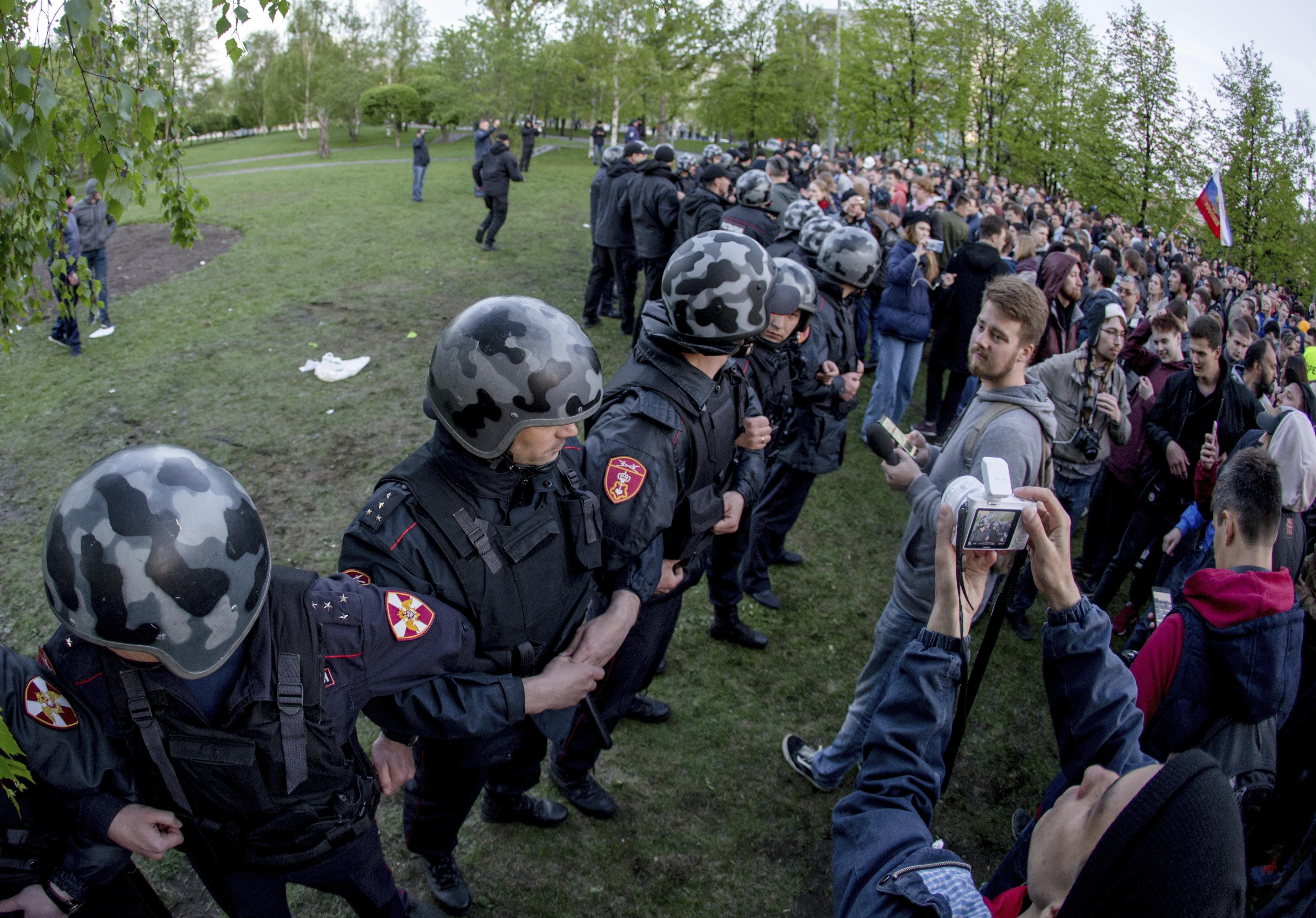 Thousands protest against cathedral in Russian city