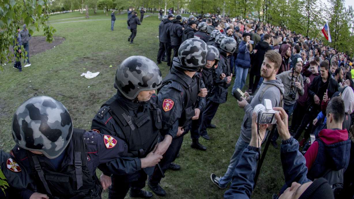 Thousands protest against cathedral in Russian city